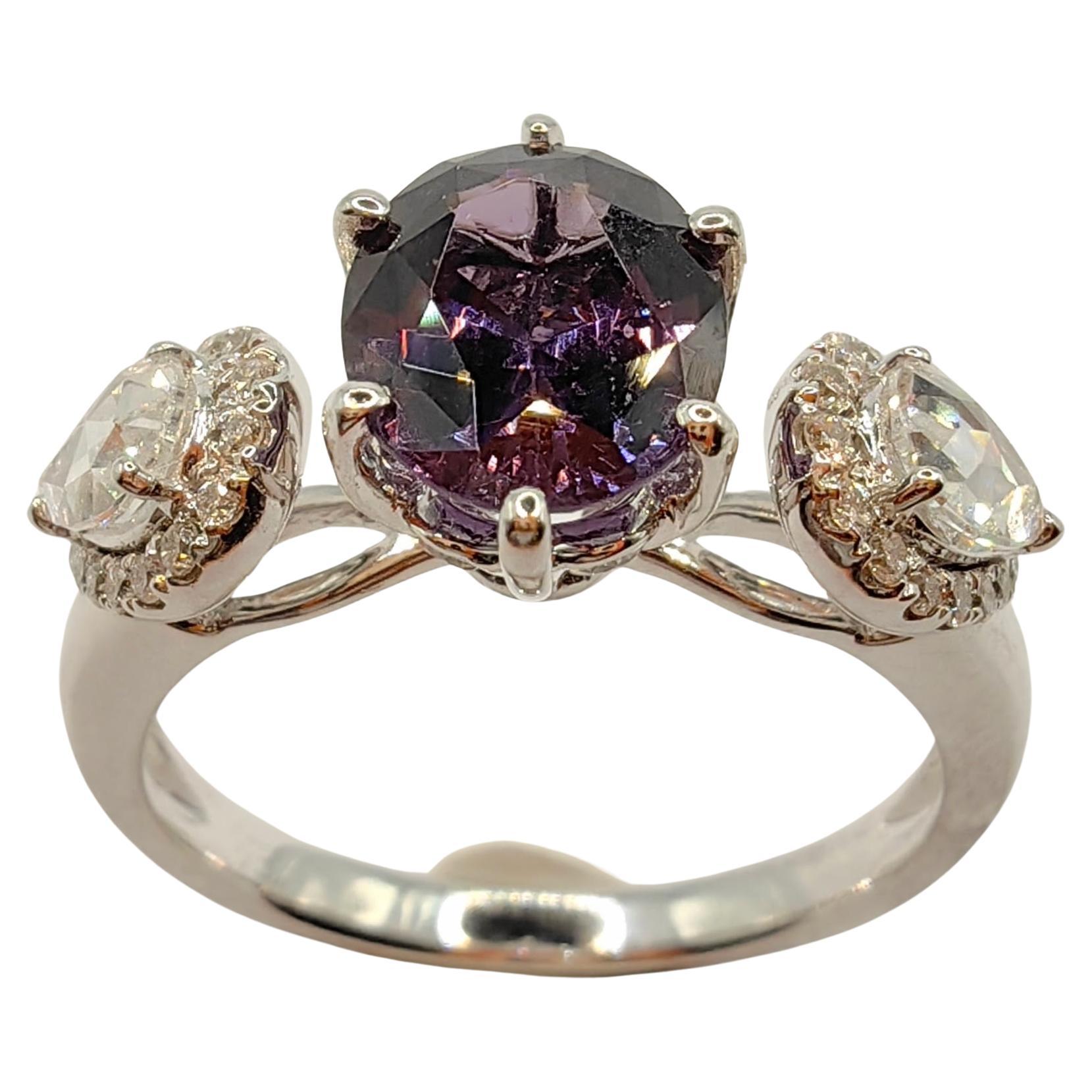 1,19 Karat Ovalschliff lila Spinell Rose Cut Halo Diamantring aus 18 Karat Weißgold mit Diamant im Rosenschliff