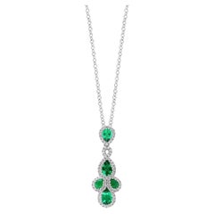 1,19 Karat birnenförmiger Smaragd und Diamant-Anhänger Halskette aus 18K