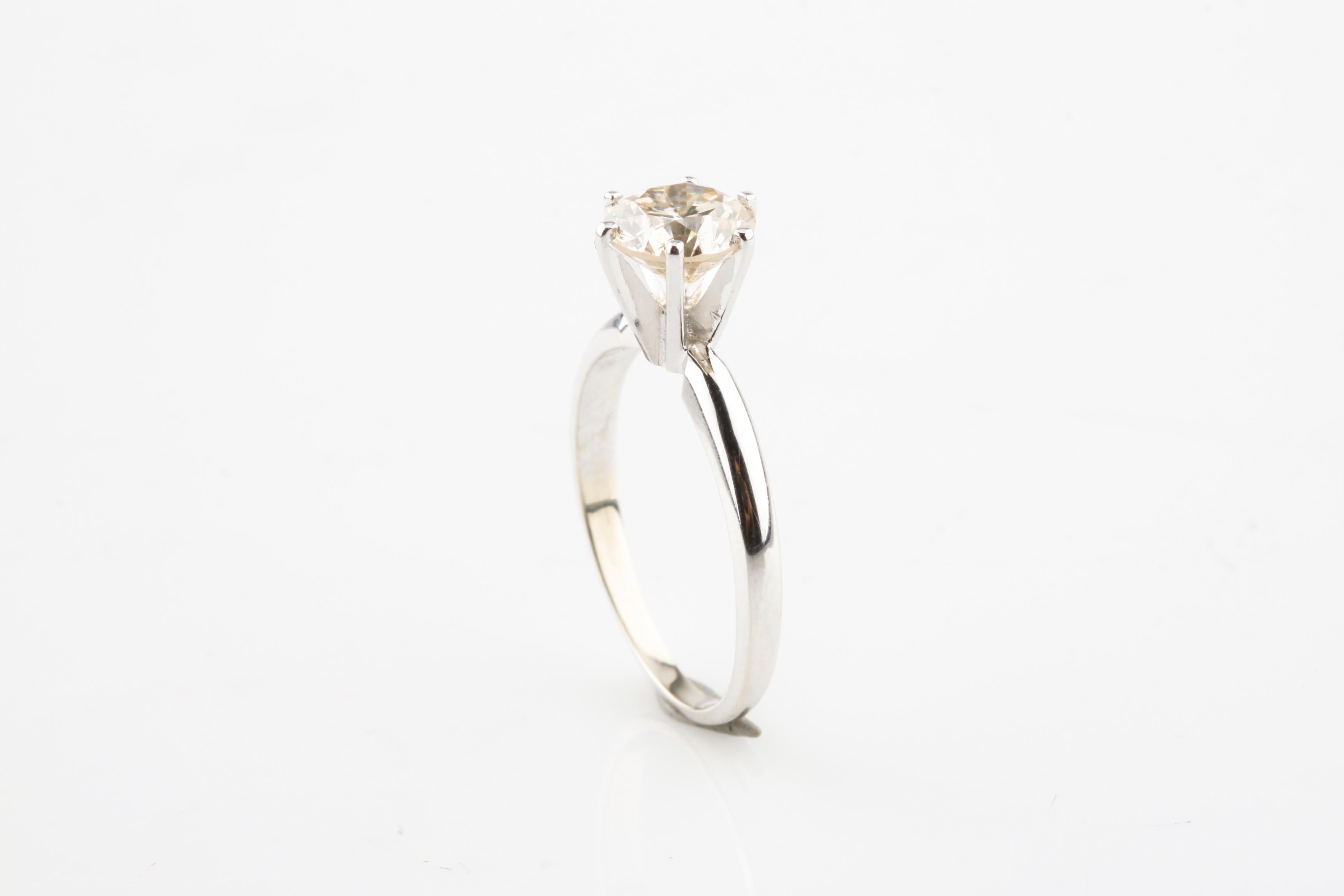 1,19 Karat runder Diamant 14 Karat Weißgold Solitär Verlobungsring (Rundschliff) im Angebot