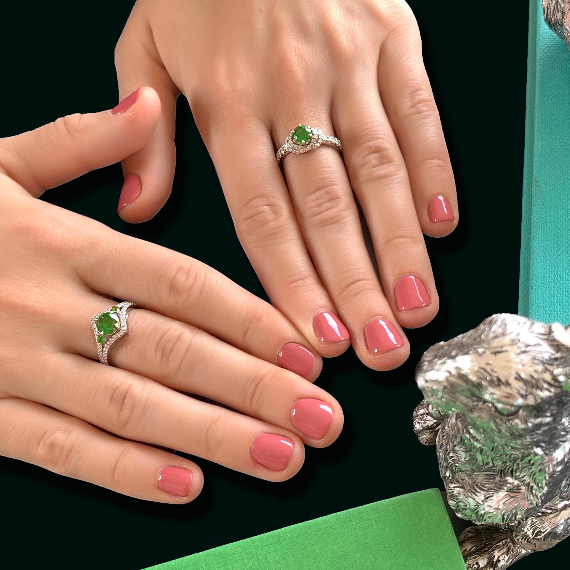 Women's 1.19 Carat Russian Demantoid 18 Karat Gold Diamond Engagement Fashion Ring For Sale