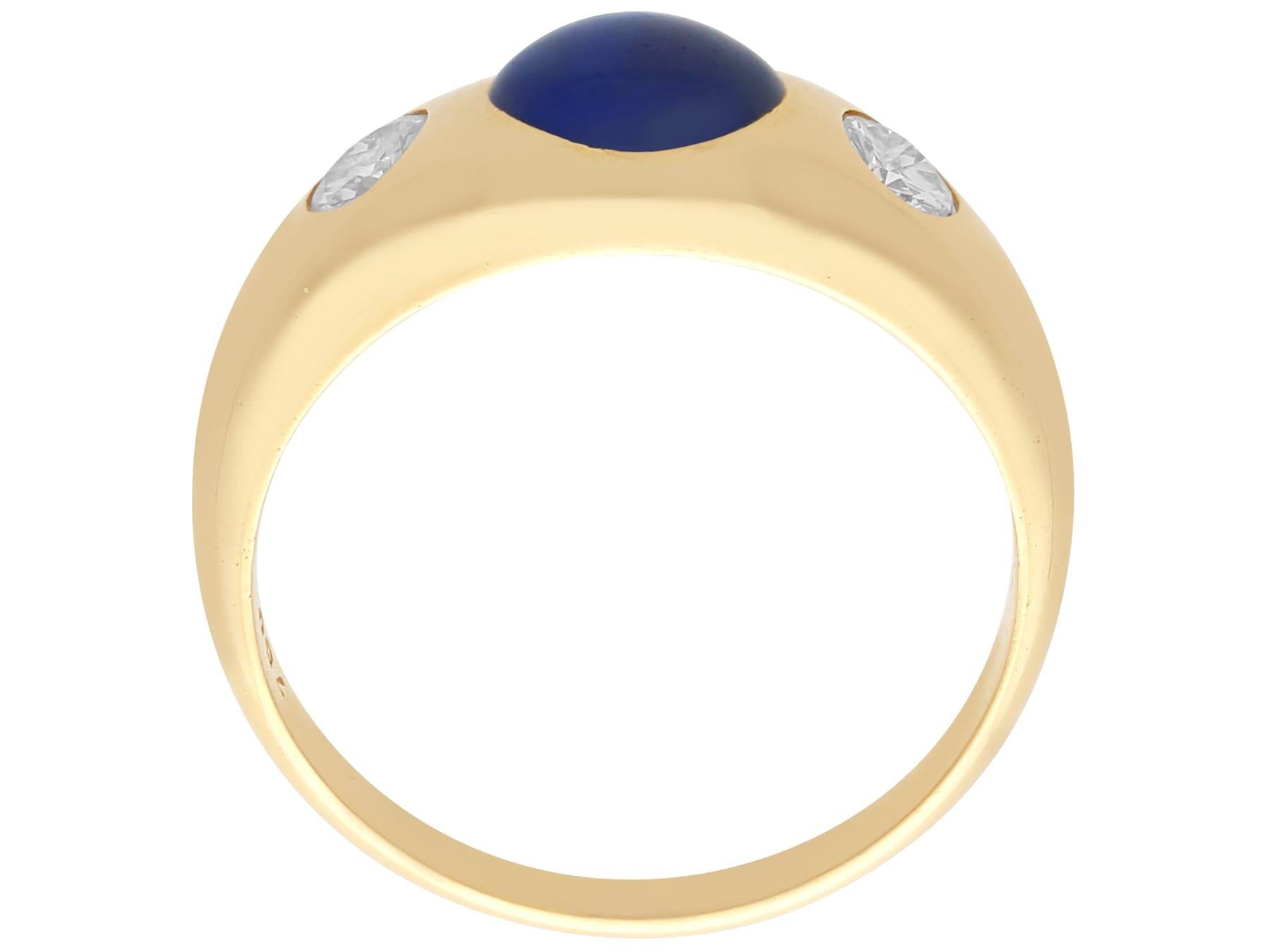 Bague en or jaune 18 carats avec saphir de 1,19 carat et diamants de 0,42 carat, c. 1970 Unisexe en vente