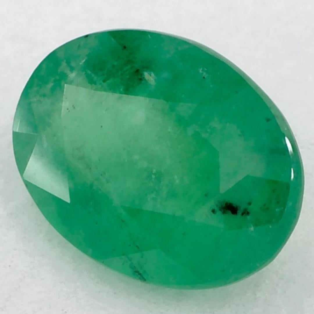 Con una vibrante tonalità di colore verde, la pietra natale di maggio è un simbolo della rinnovata crescita primaverile. 

Esplora la vivace collezione di smeraldi, rubini e zaffiri nel nostro negozio, disponibili come gemme sciolte e abbinabili