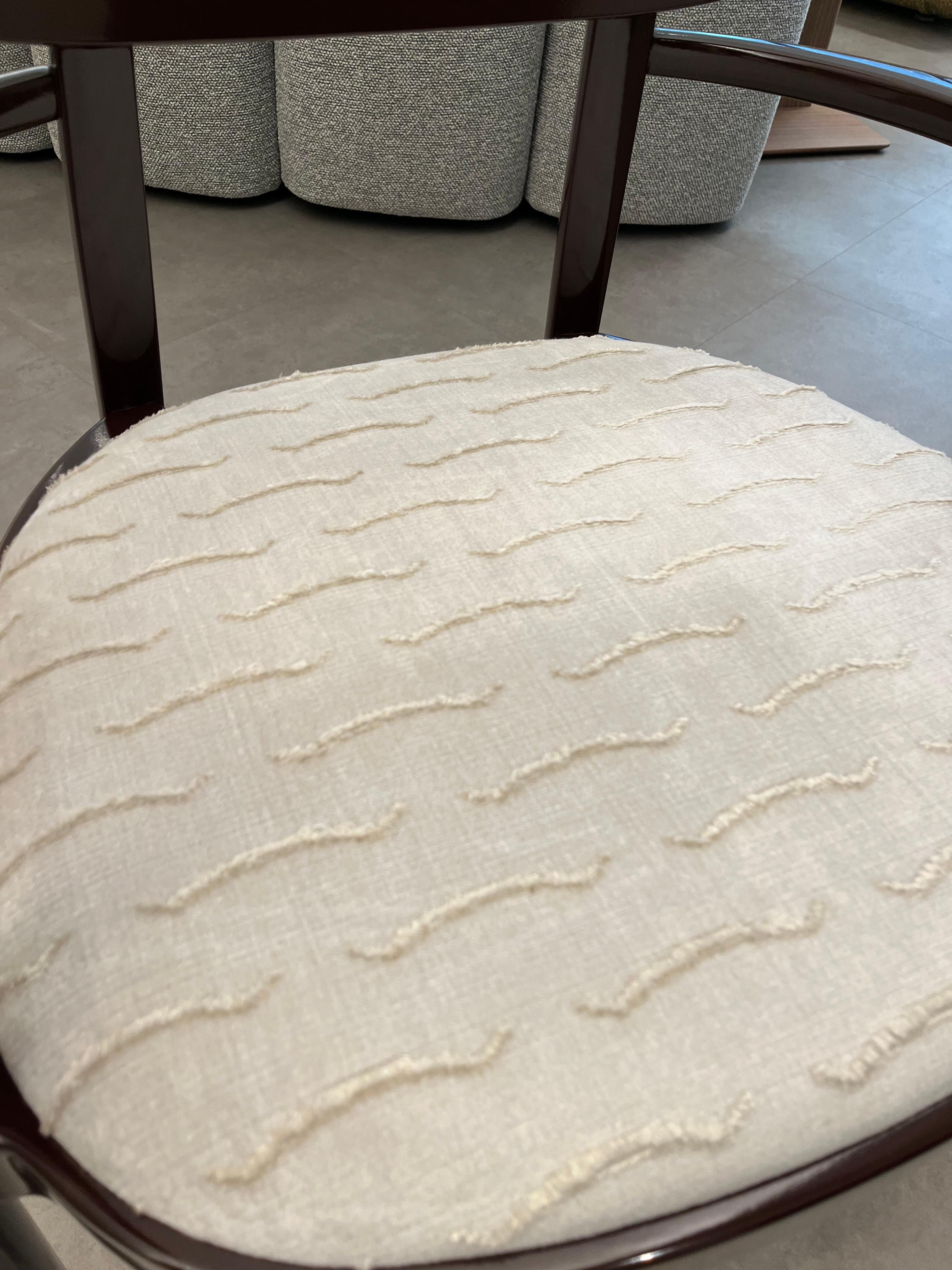 119 SPSilla de salón de madera maciza de Sebastian Herkner en STOCK en venta 2