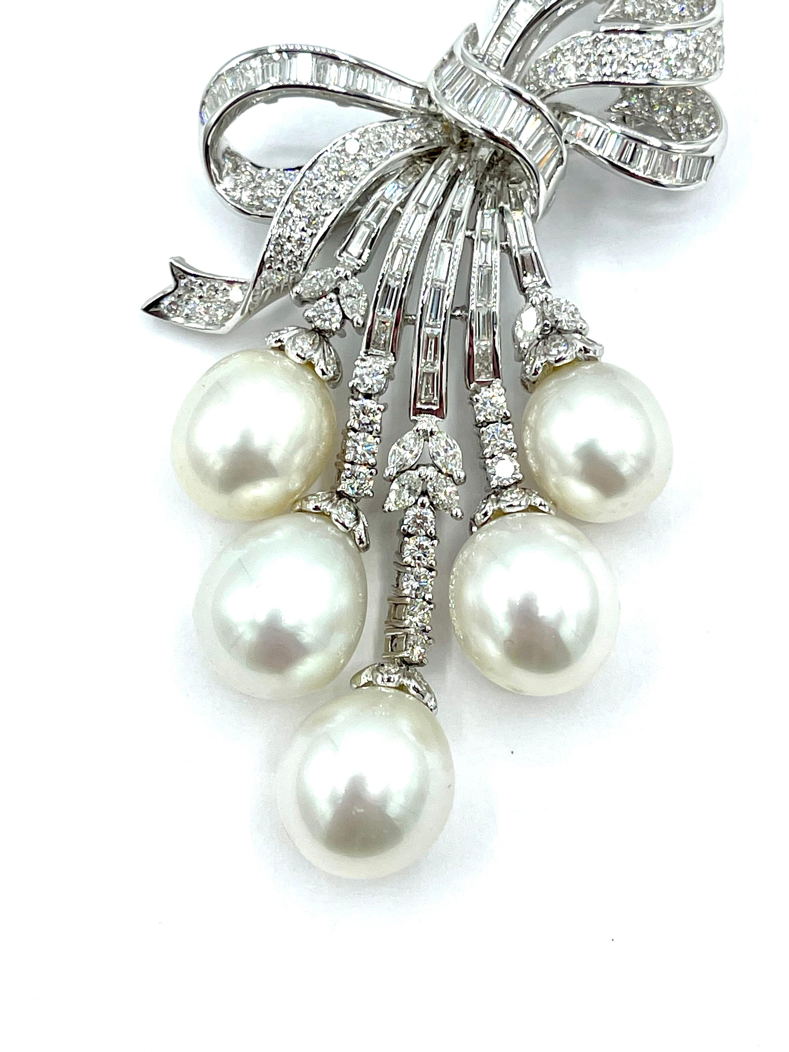 Modern South Sea Pearl and Diamond 18k White Gold Pendant Brooch