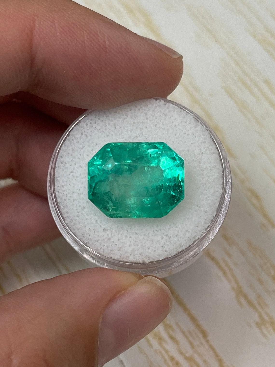 Modern 11.90 Carat 15x12 Fine Colombian Emerald - Emerald Cut, Muzo Green May Birthston For Sale