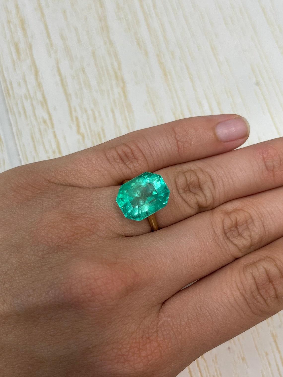 11.90 Carat 15x12 Fine Colombian Emerald - Emerald Cut, Muzo Green May Birthston For Sale 4