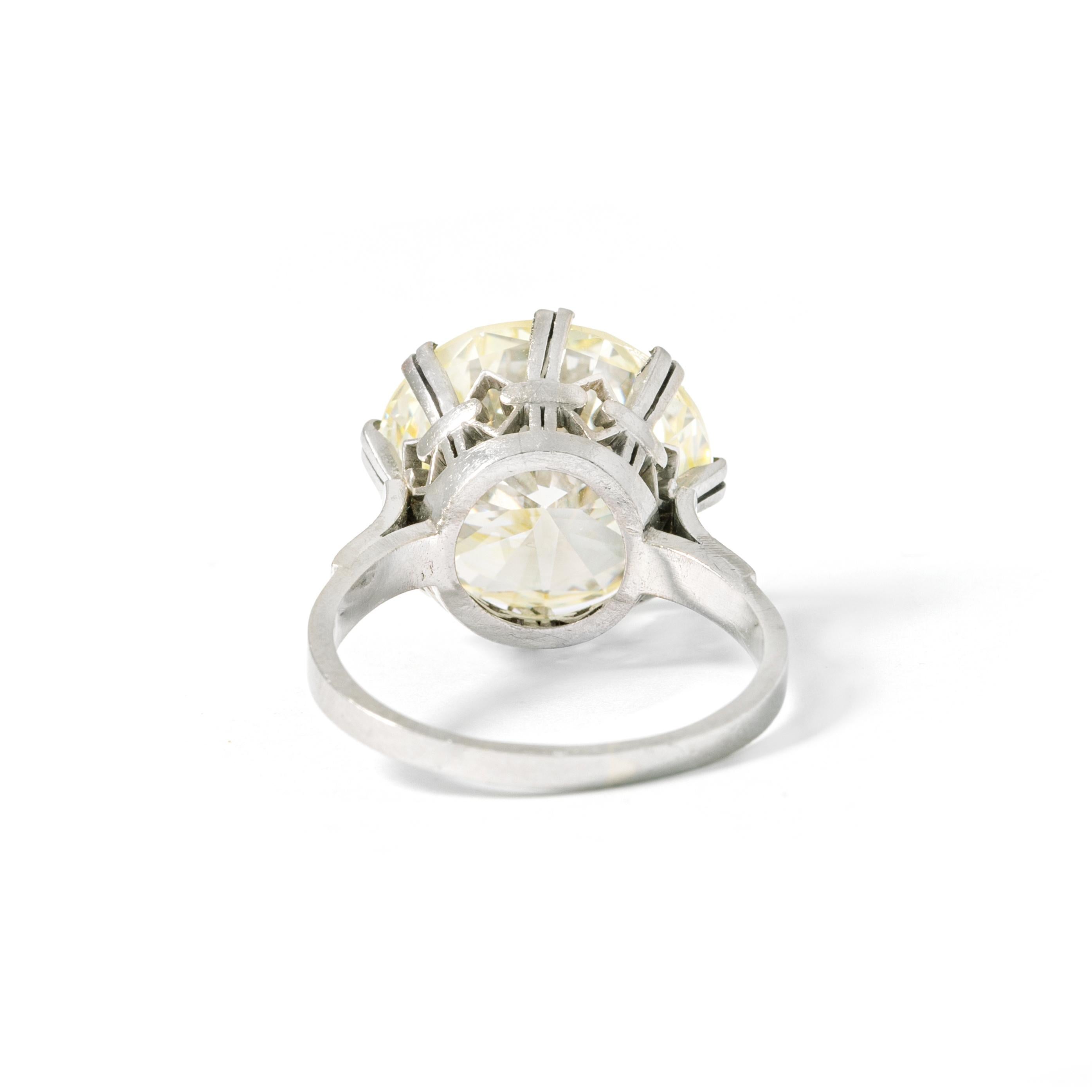 Art Deco 11.90 carat Diamond solitaire platinum Ring