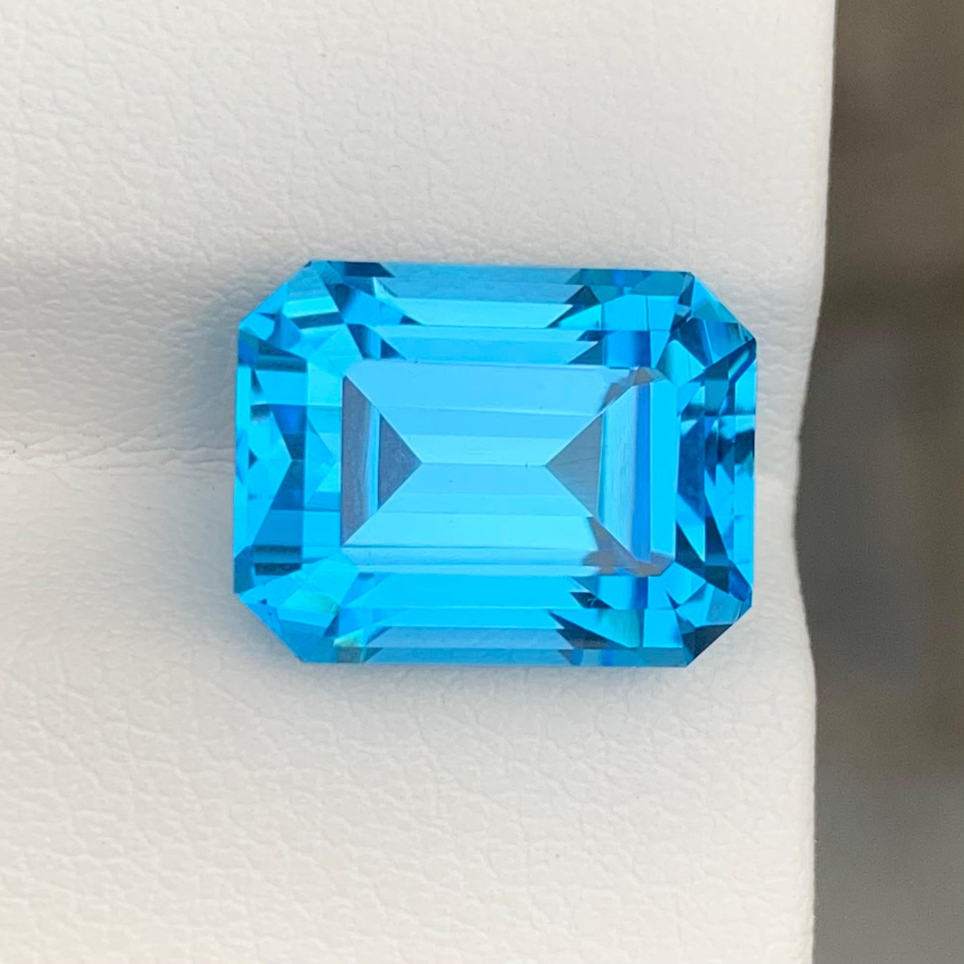11.90 Carat Excellent Loose Swiss Blue Topaz Emerald Shape Gemstone For Sale 4