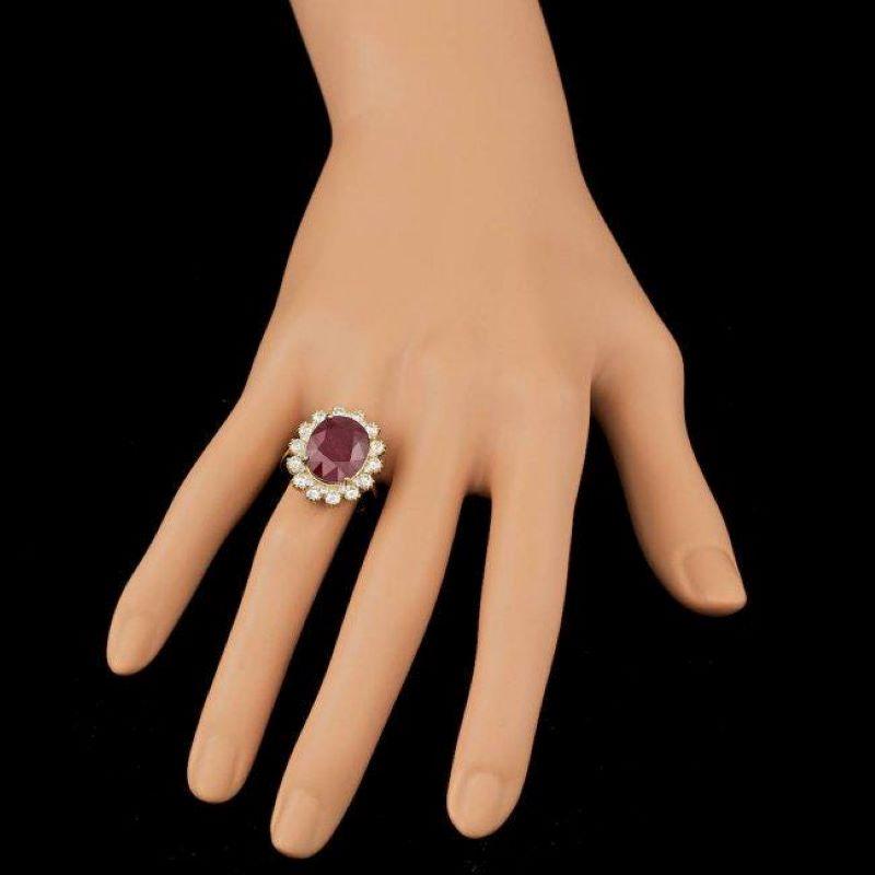 Mixed Cut 11.90 Carats Red Ruby and Natural Diamond 14k Solid Yellow Gold Ring For Sale