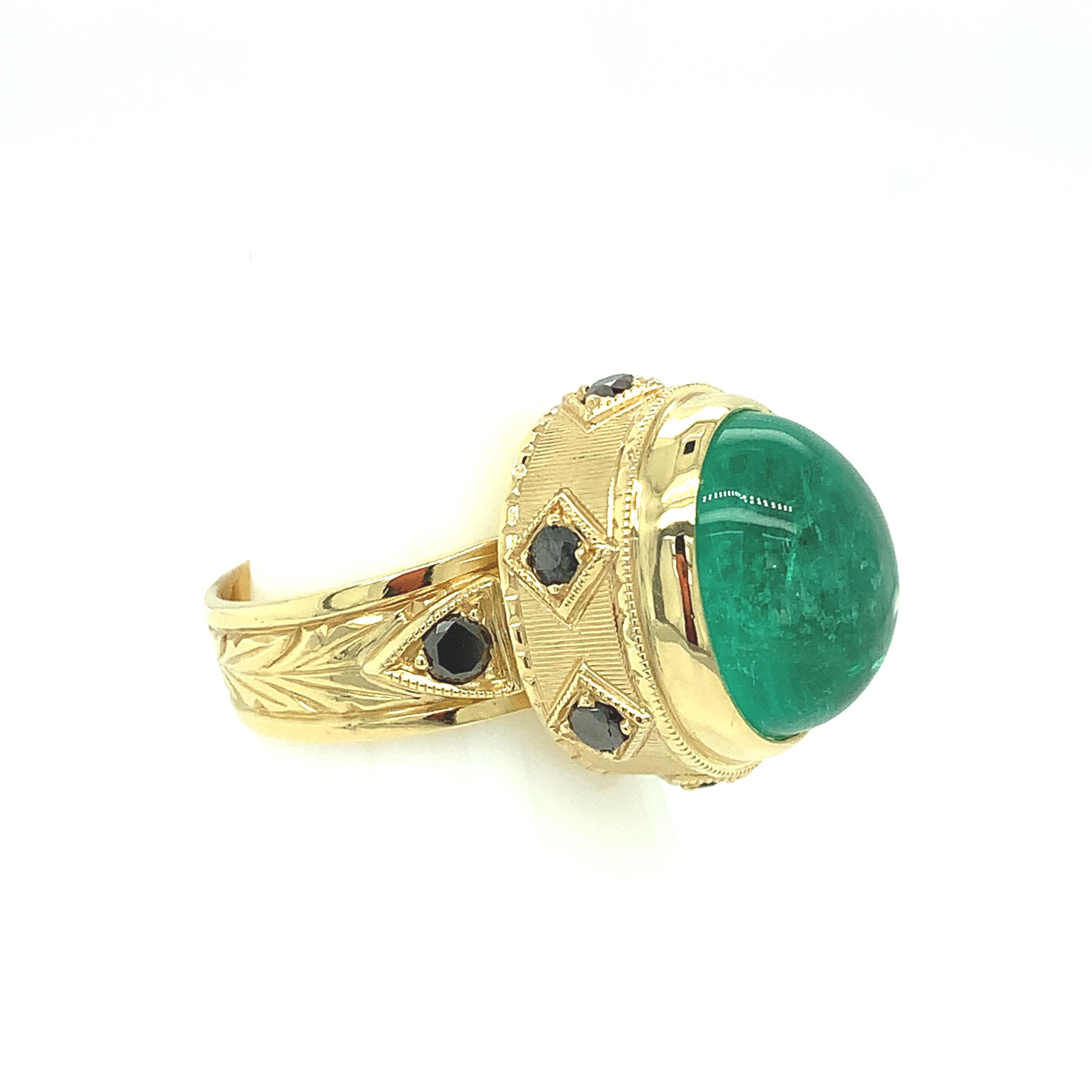 11.91 Carat Emerald Cabochon, Black Diamond Yellow Gold Dome Engraved Bezel Ring In New Condition In Los Angeles, CA