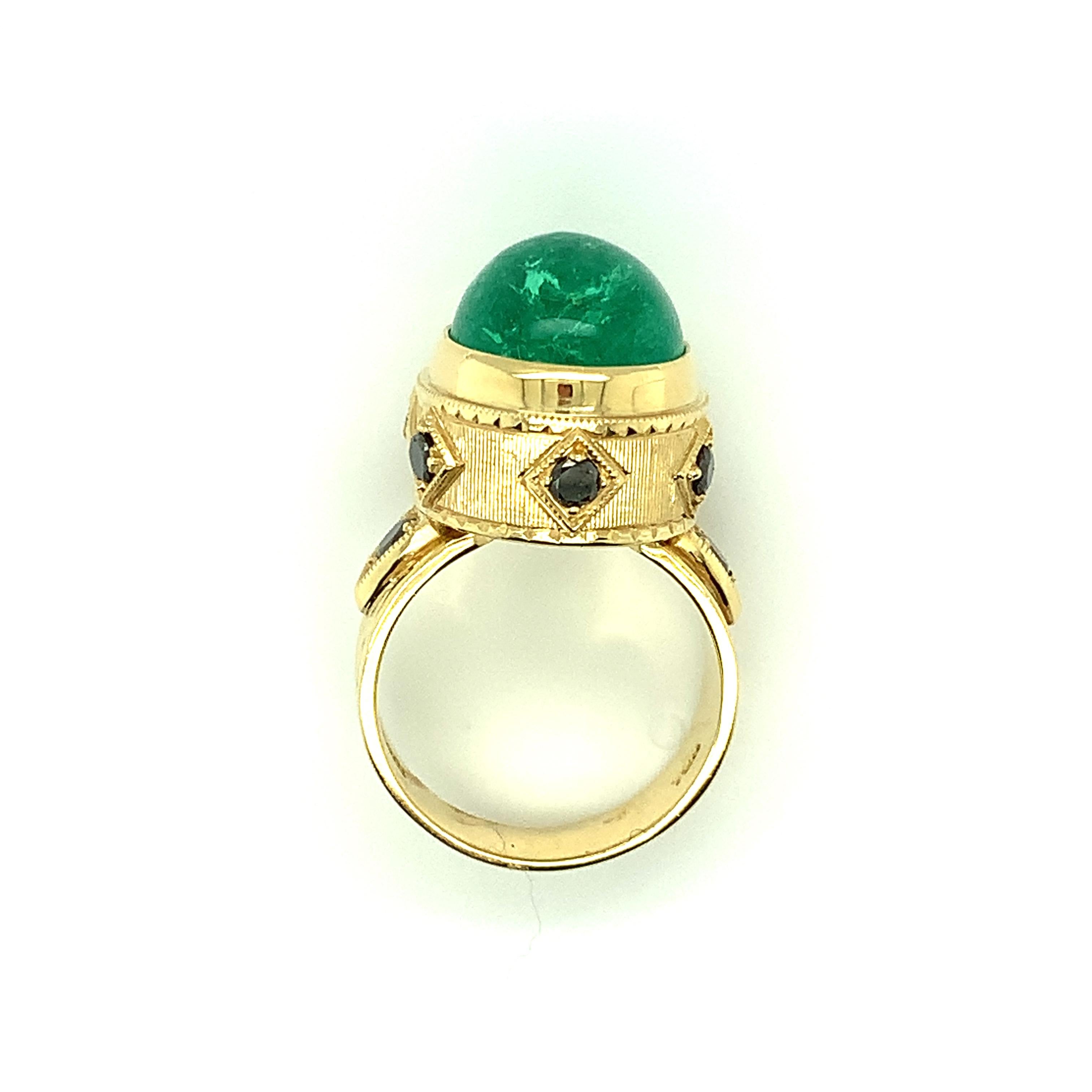11.91 Carat Emerald Cabochon, Black Diamond Yellow Gold Dome Engraved Bezel Ring 2