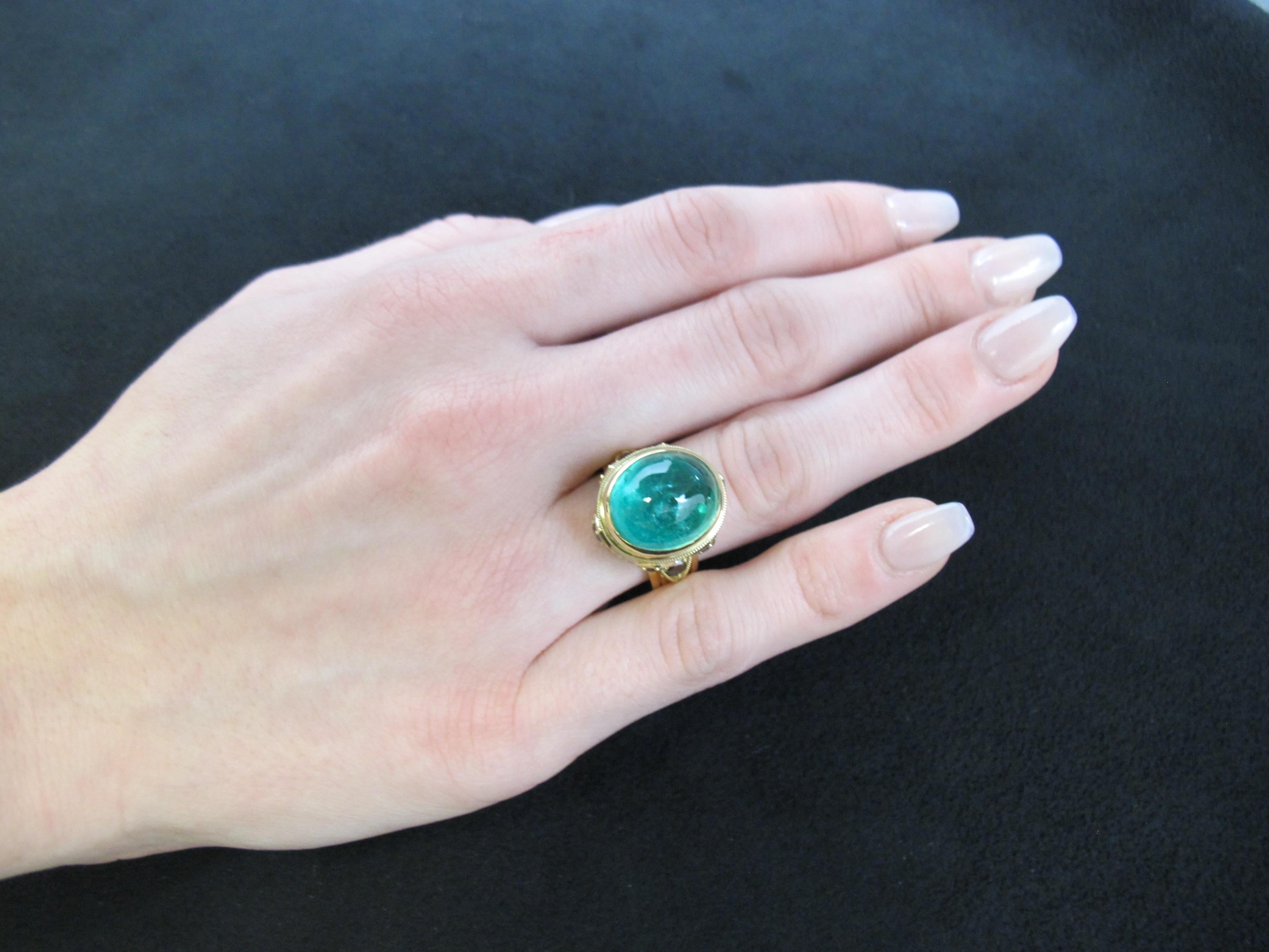 11.91 Carat Emerald Cabochon, Black Diamond Yellow Gold Dome Engraved Bezel Ring 4