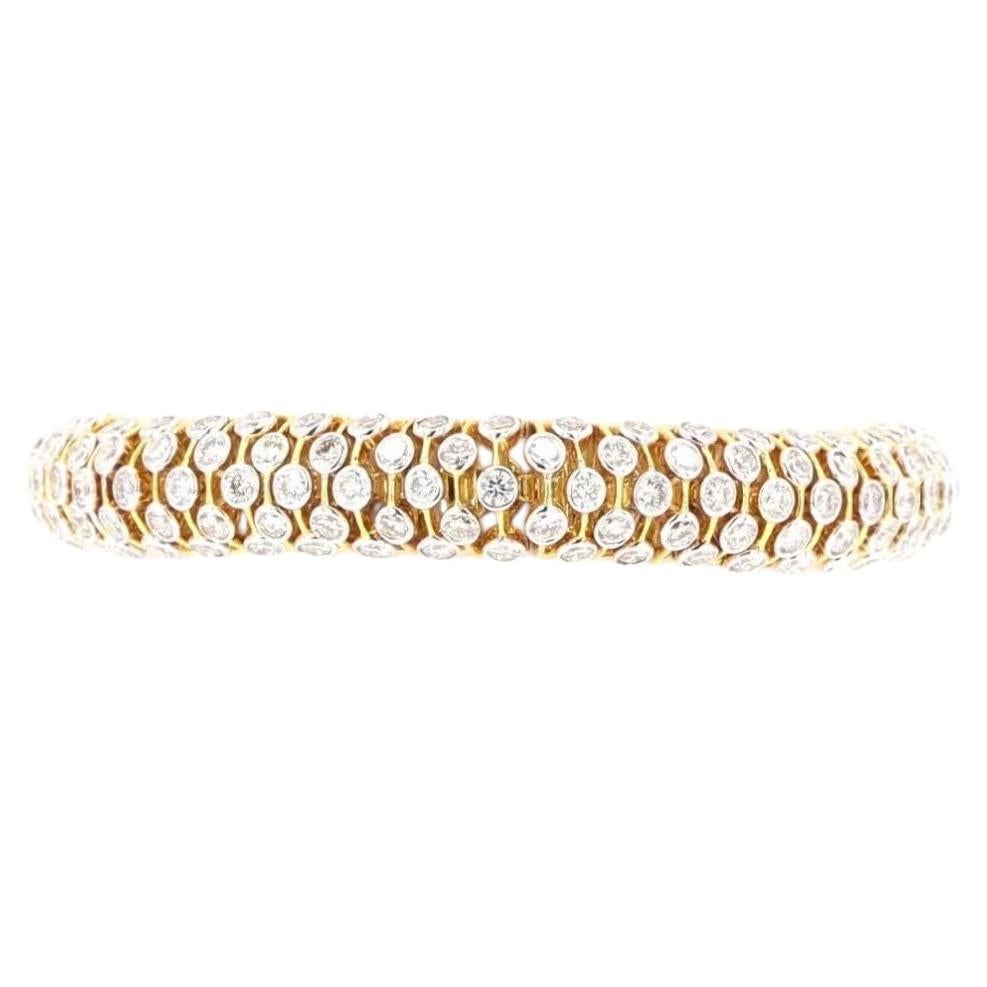 Goldarmband mit einem runden Diamanten im Brillantschliff von 11.95 Karat im Angebot