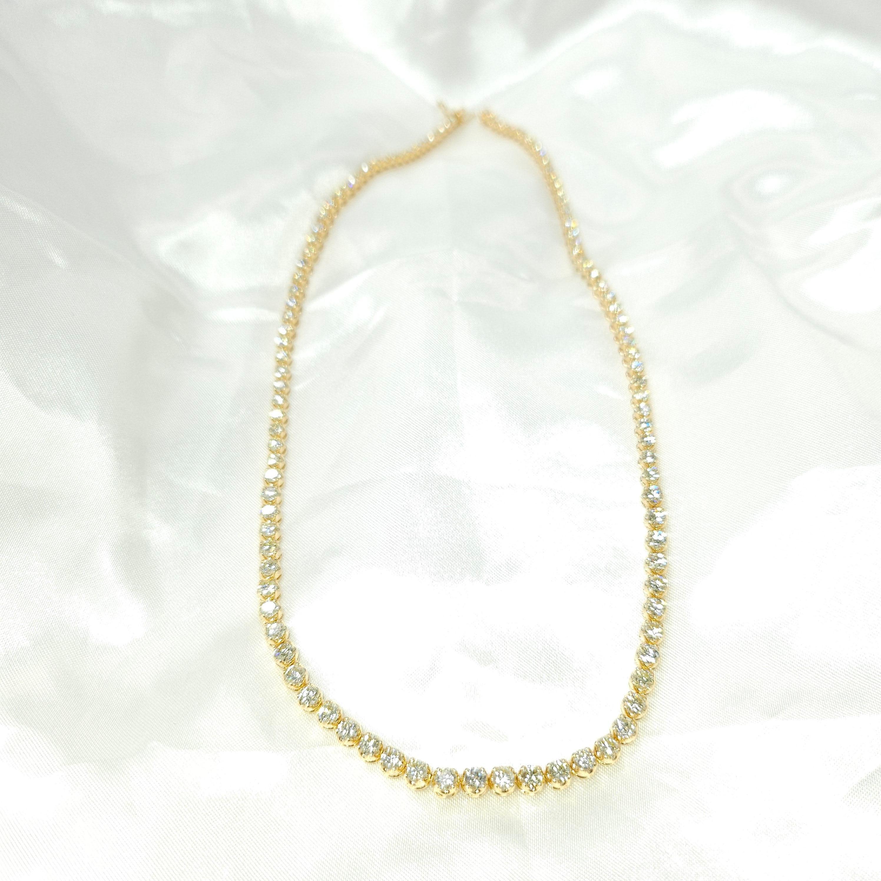 11.95 Carat Round Diamond Tennis Necklace in 18K Yellow Gold For Sale 5