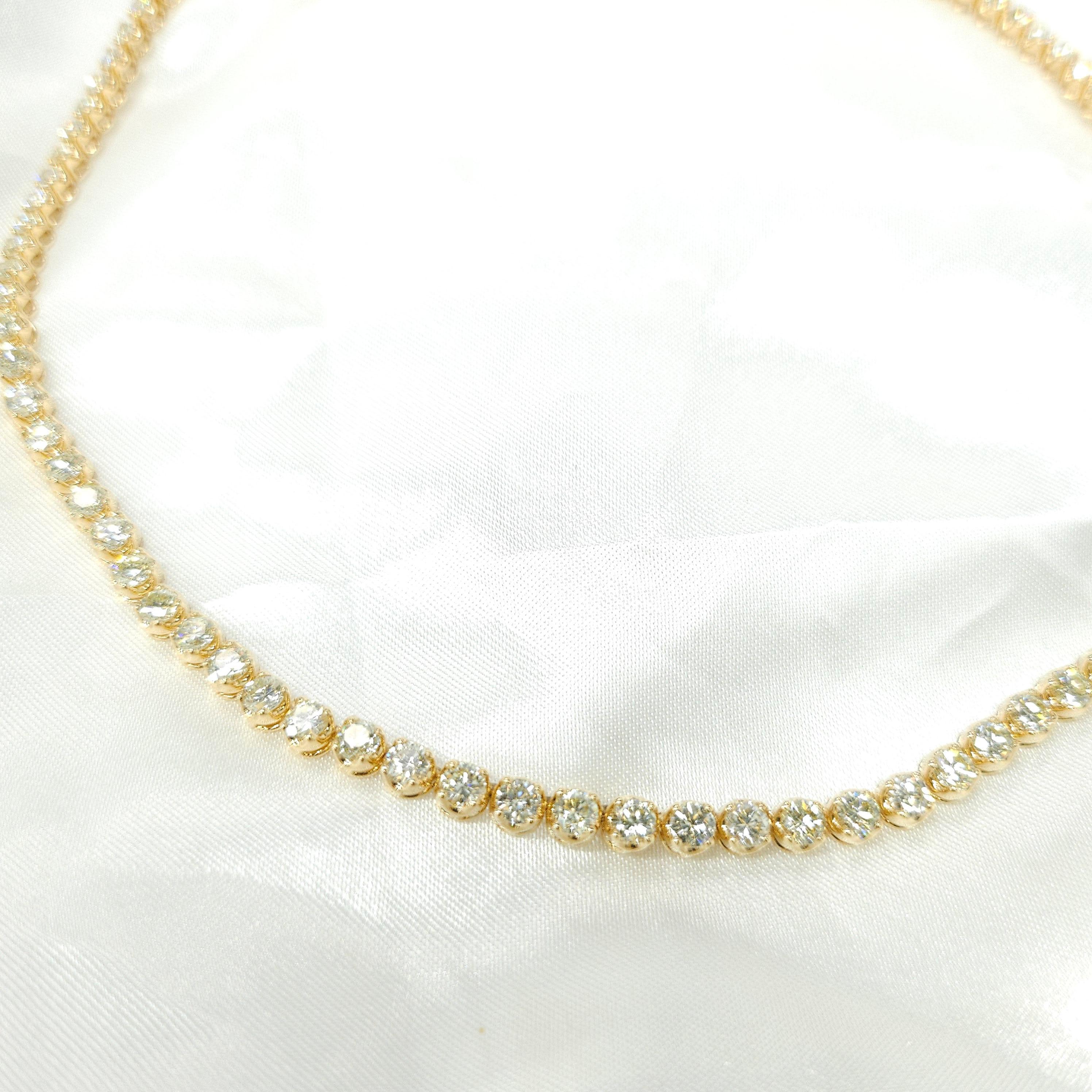 11.95 Carat Round Diamond Tennis Necklace in 18K Yellow Gold For Sale 3