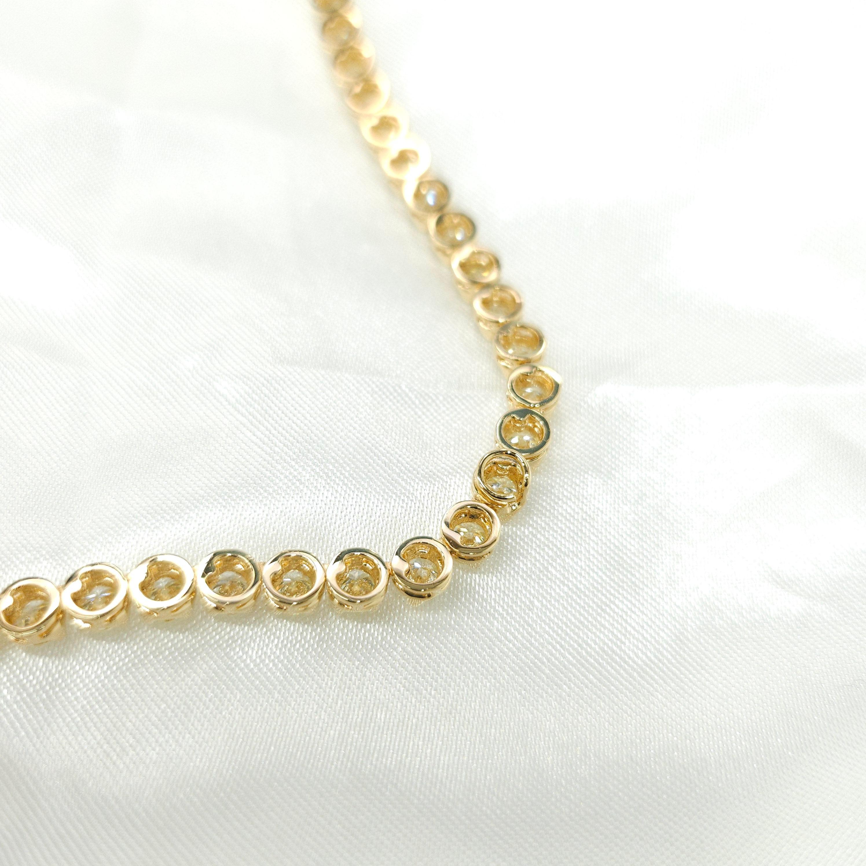 11.95 Carat Round Diamond Tennis Necklace in 18K Yellow Gold For Sale 4
