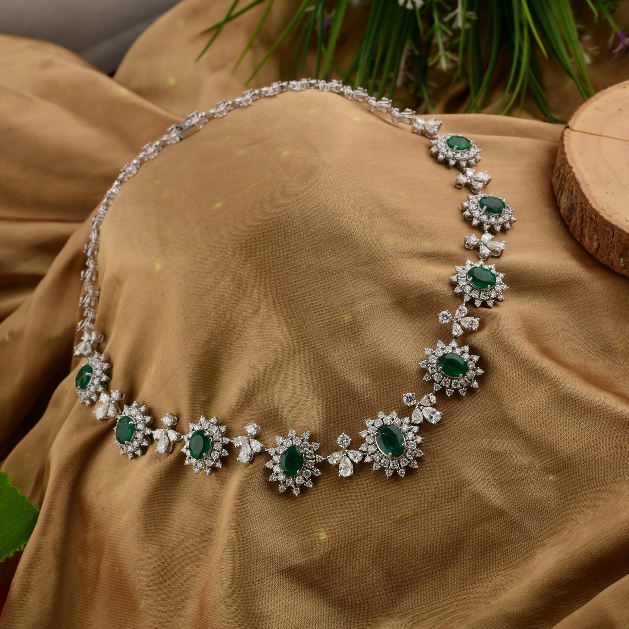 Taglio ovale 11,95 CT Smeraldo dello Zambia 13,60 CT Diamante Collana glamour Oro bianco 14k in vendita