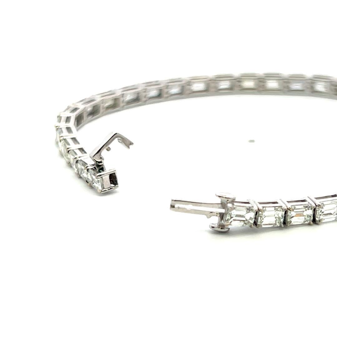 Pulsera de tenis con diamantes talla esmeralda H VS de 11,96 ct en oro blanco de 18 quilates en venta 2