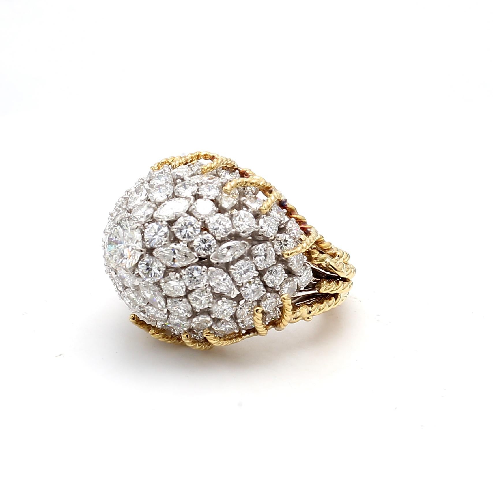 Bague grappe en or bicolore 18 carats avec diamants de forme ronde et marquise de 11,97 carats en vente 4