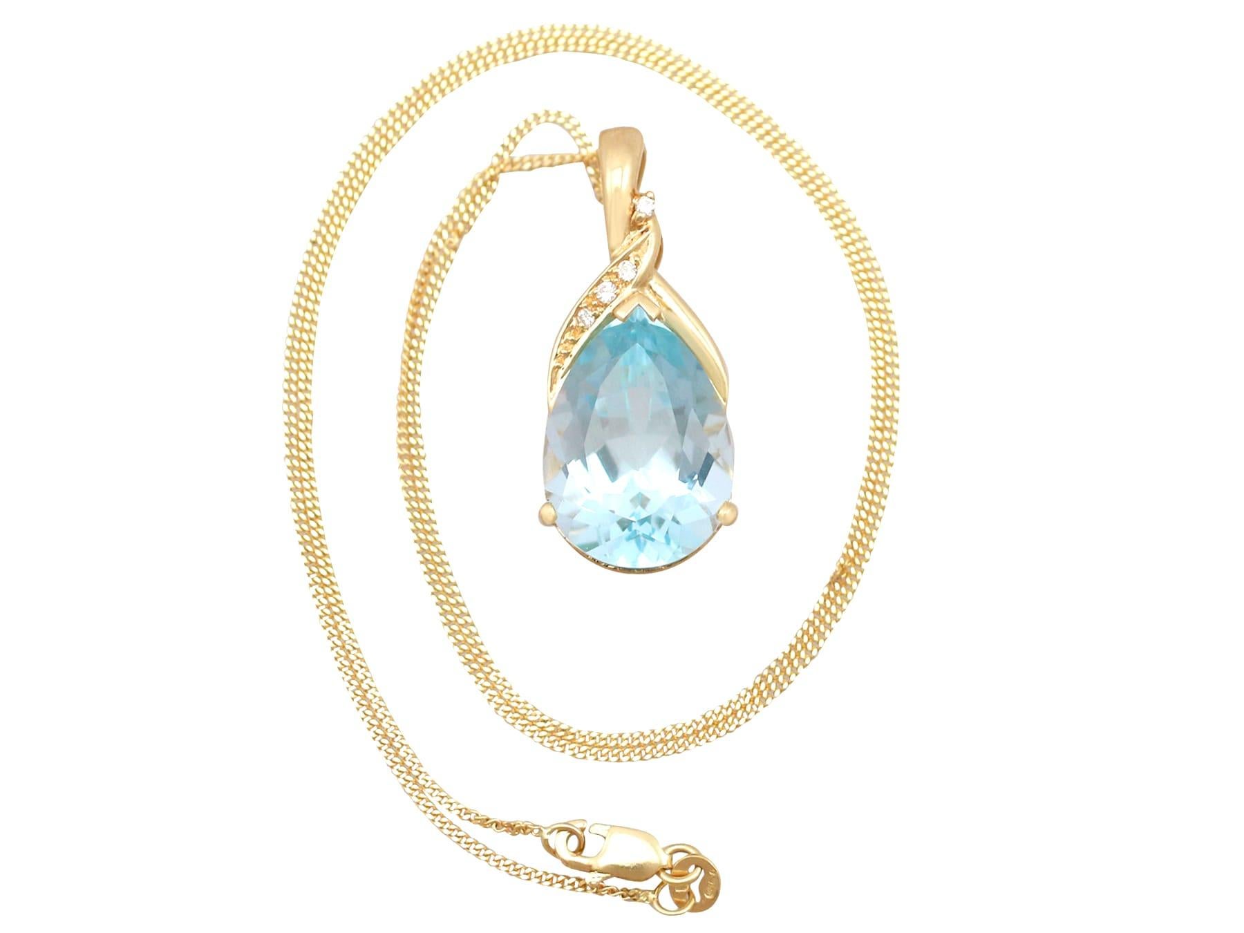 An impressive vintage 11.98Ct blue topaz and 0.03Ct diamond, 18k yellow gold pendant; part of our diverse antique jewelry and estate jewelry collections.

This fine and impressive blue topaz pendant has been crafted in 18k yellow gold.

The pierced