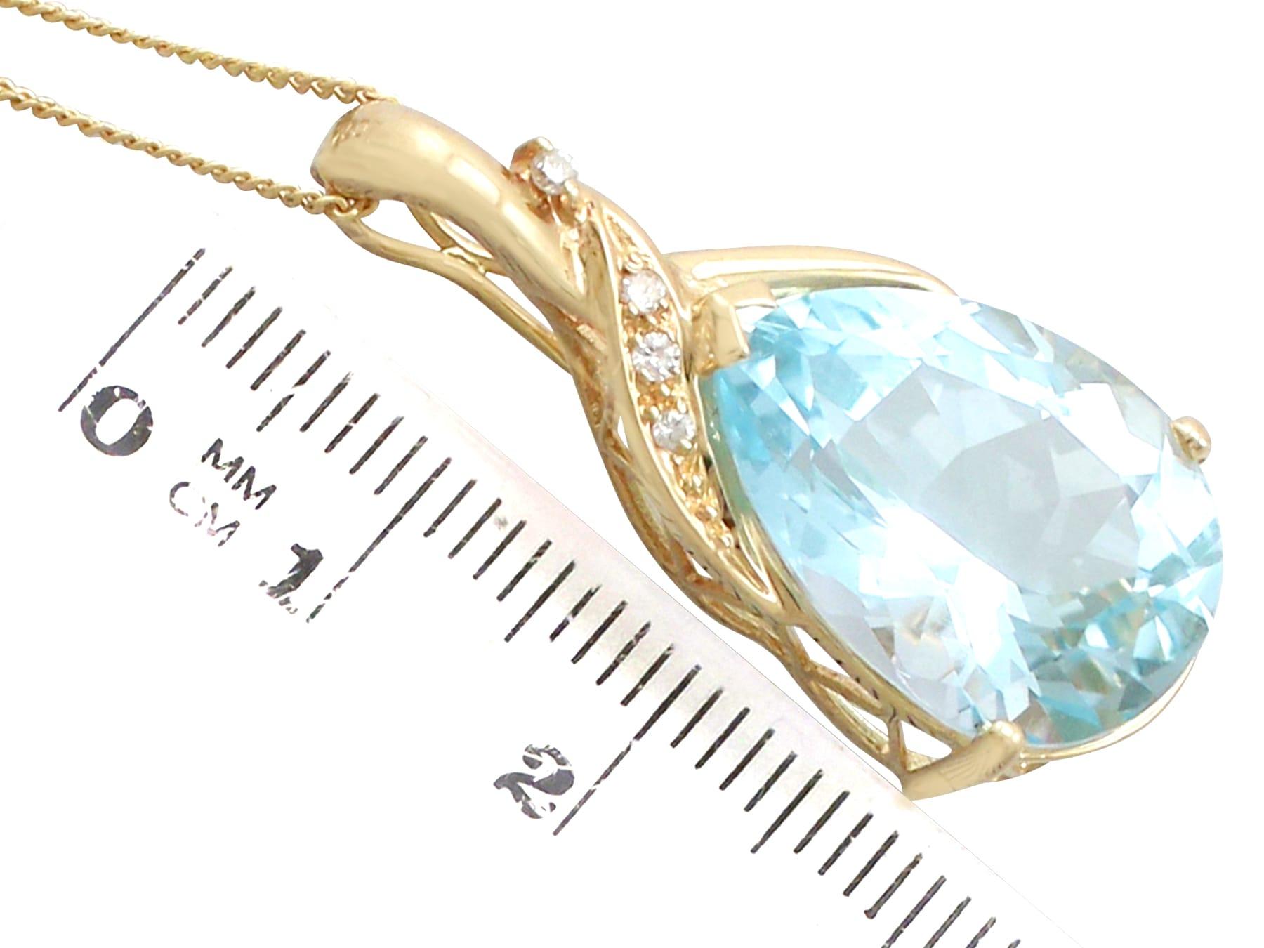 Vintage 11.98 Carat Topaz and Diamond Yellow Gold Pendant For Sale 1