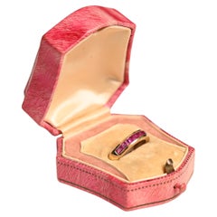 Eternity-Ring aus 14 Karat Gelbgold mit natürlichem Rubin im Kaliberschliff ( ca. 1,10 Karat)
