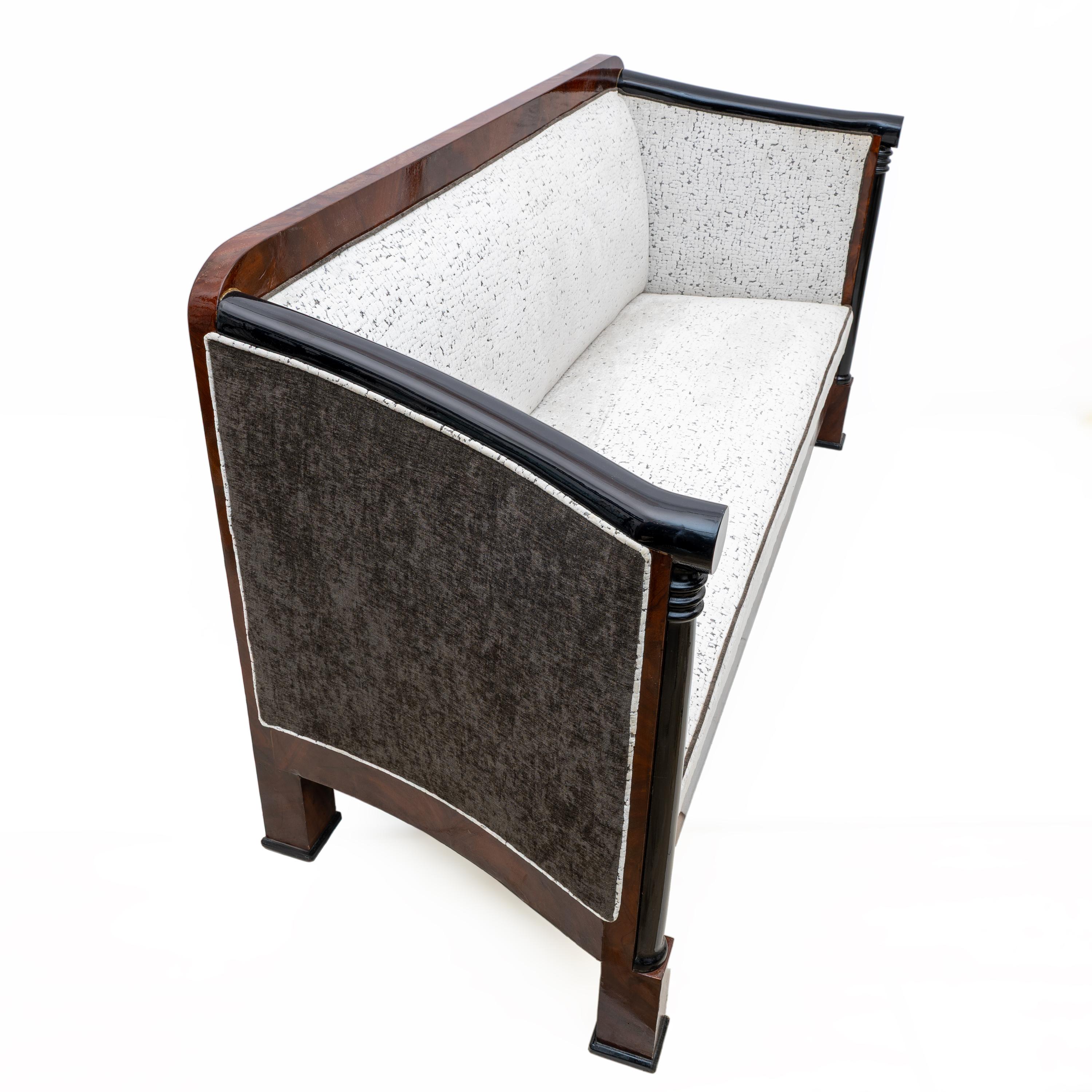 Austrian 19th Century Biedermeier Mahogany Feather Sofa Vienna 1840 en vente