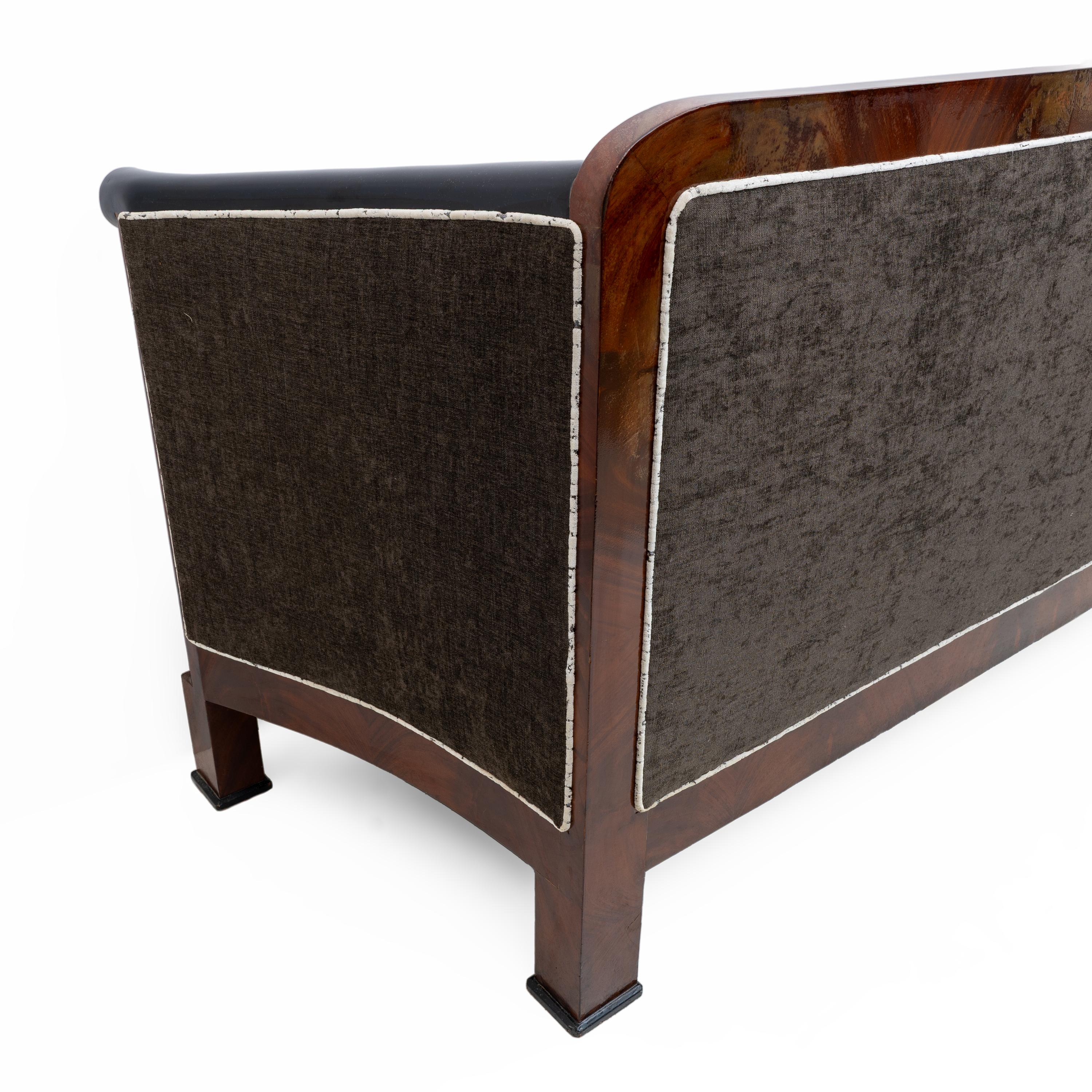 19th Century Biedermeier Mahogany Feather Sofa Vienna 1840 en vente 1