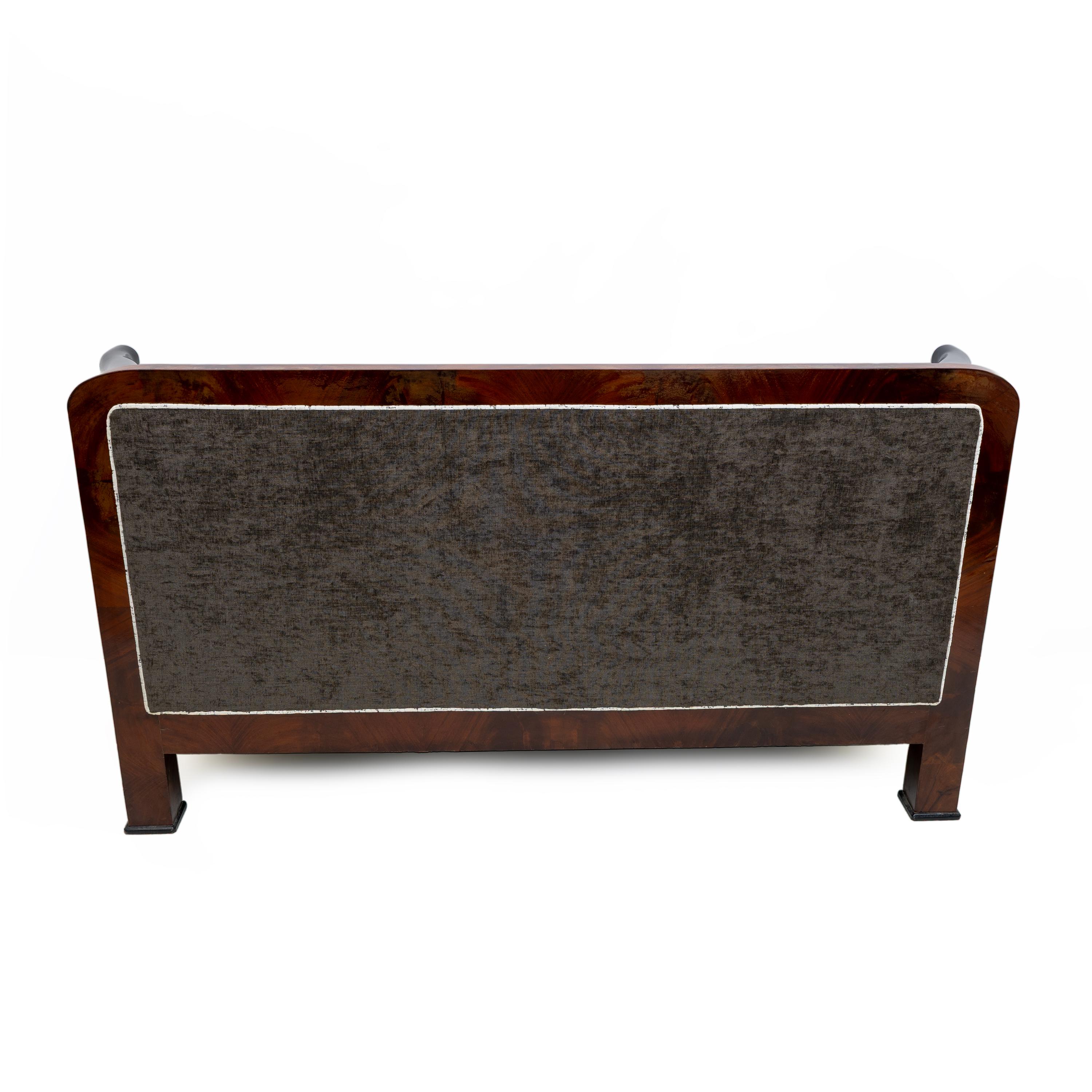 19th Century Biedermeier Mahogany Feather Sofa Vienna 1840 en vente 2