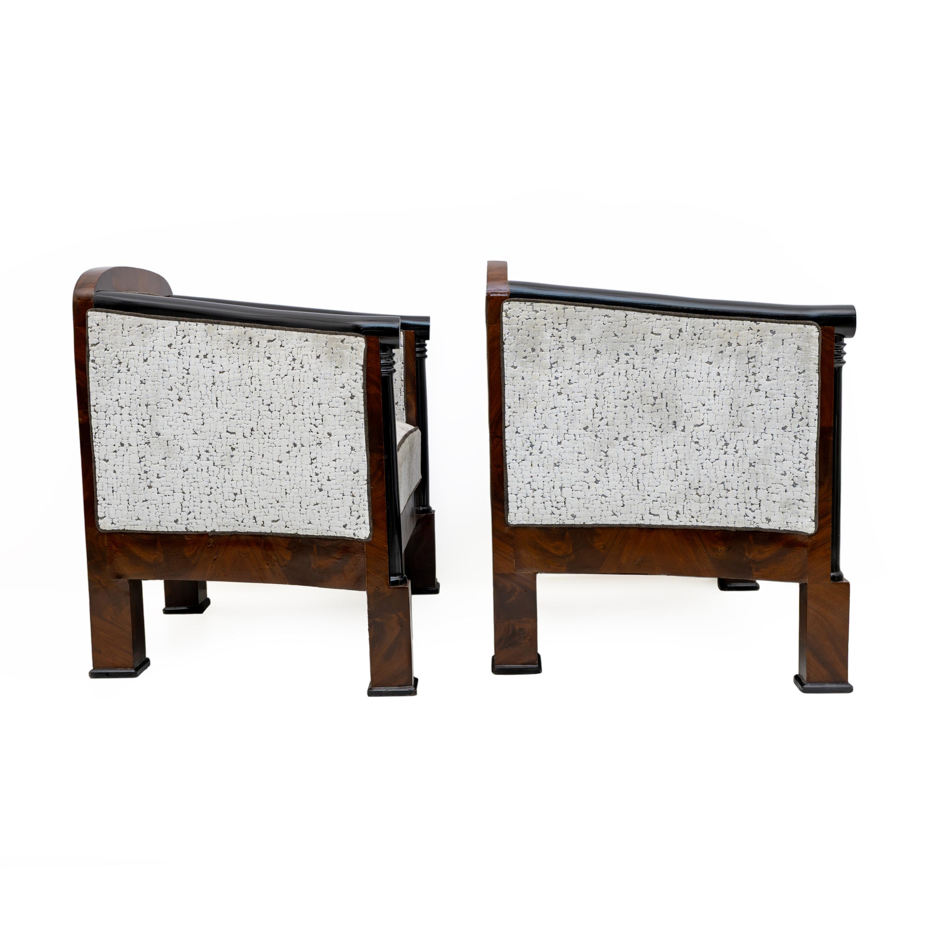 19th Century Biedermeier Mahogany Feather Two Armchairs and Sofa Vienna 1840 en vente 8