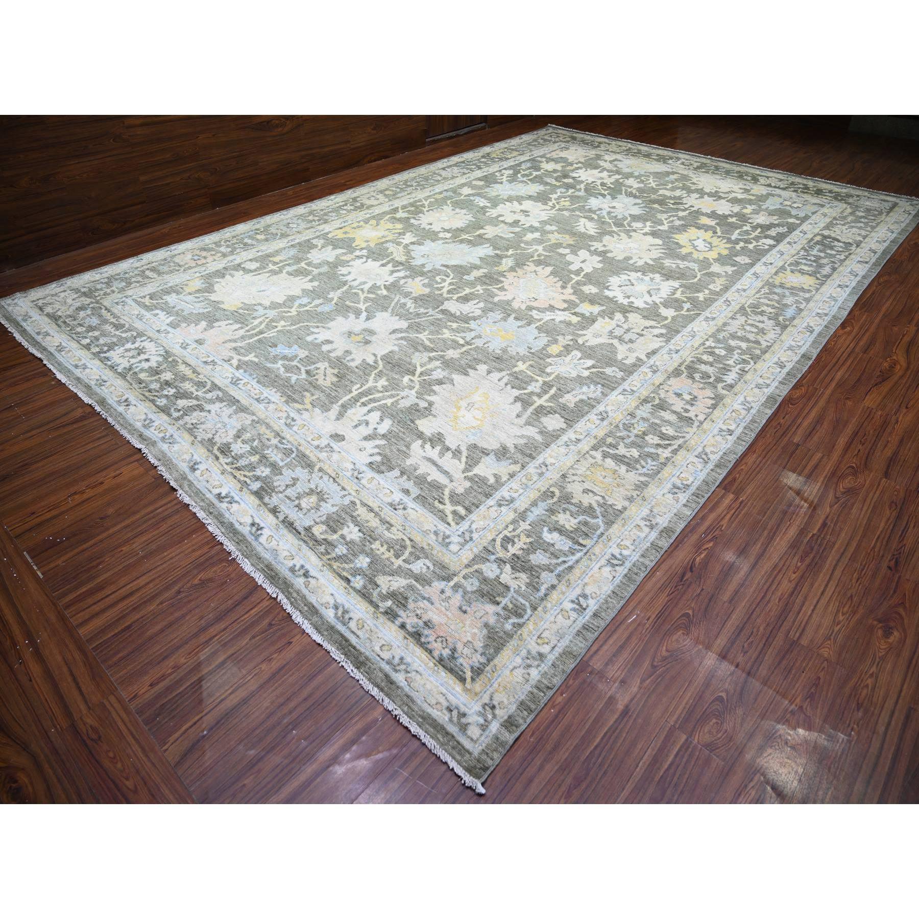 Hand-Knotted 11'9