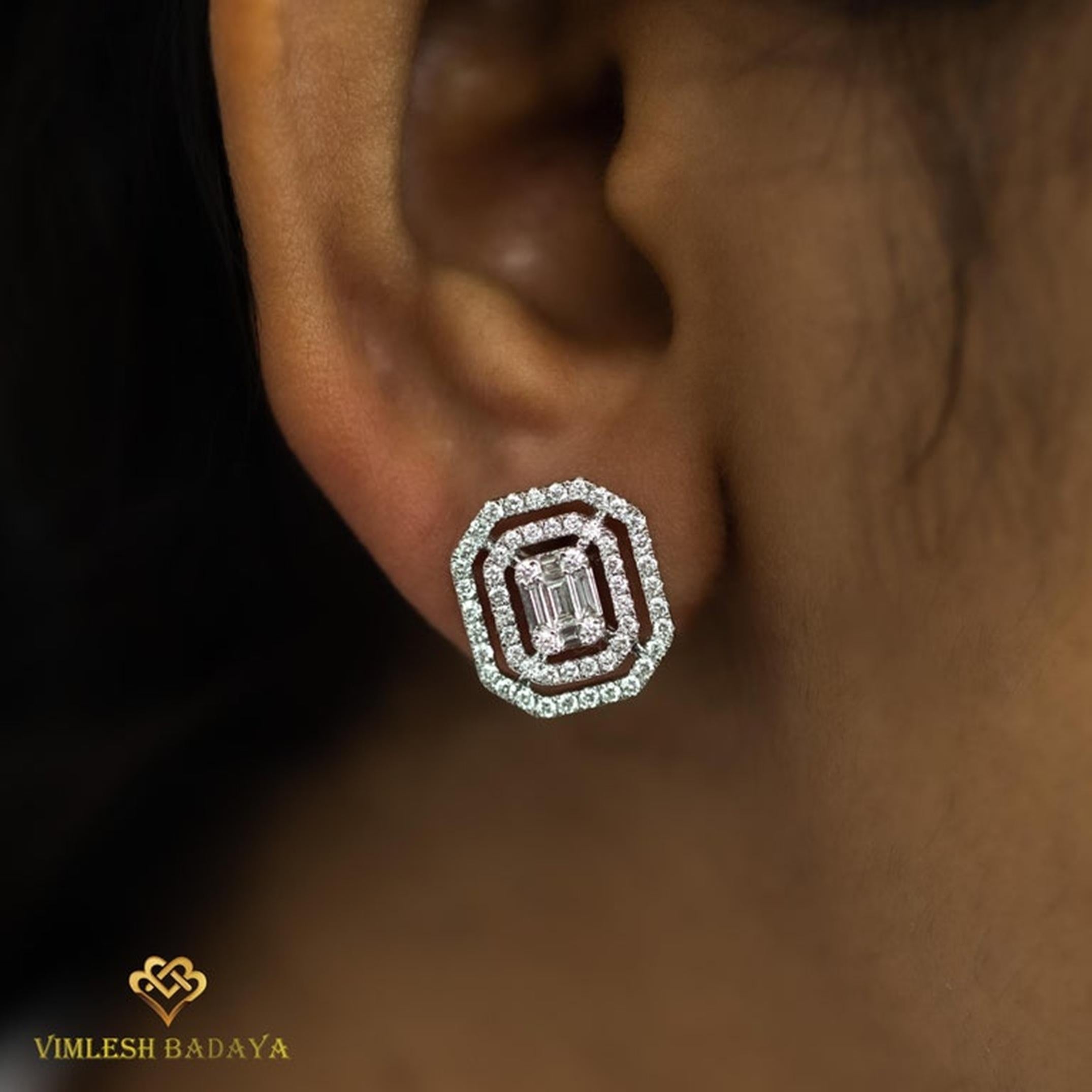 Pendientes Halo de Diamantes talla baguette de 1,1 ct en Oro Blanco-Engaste Ilusión Art Decó en venta 3