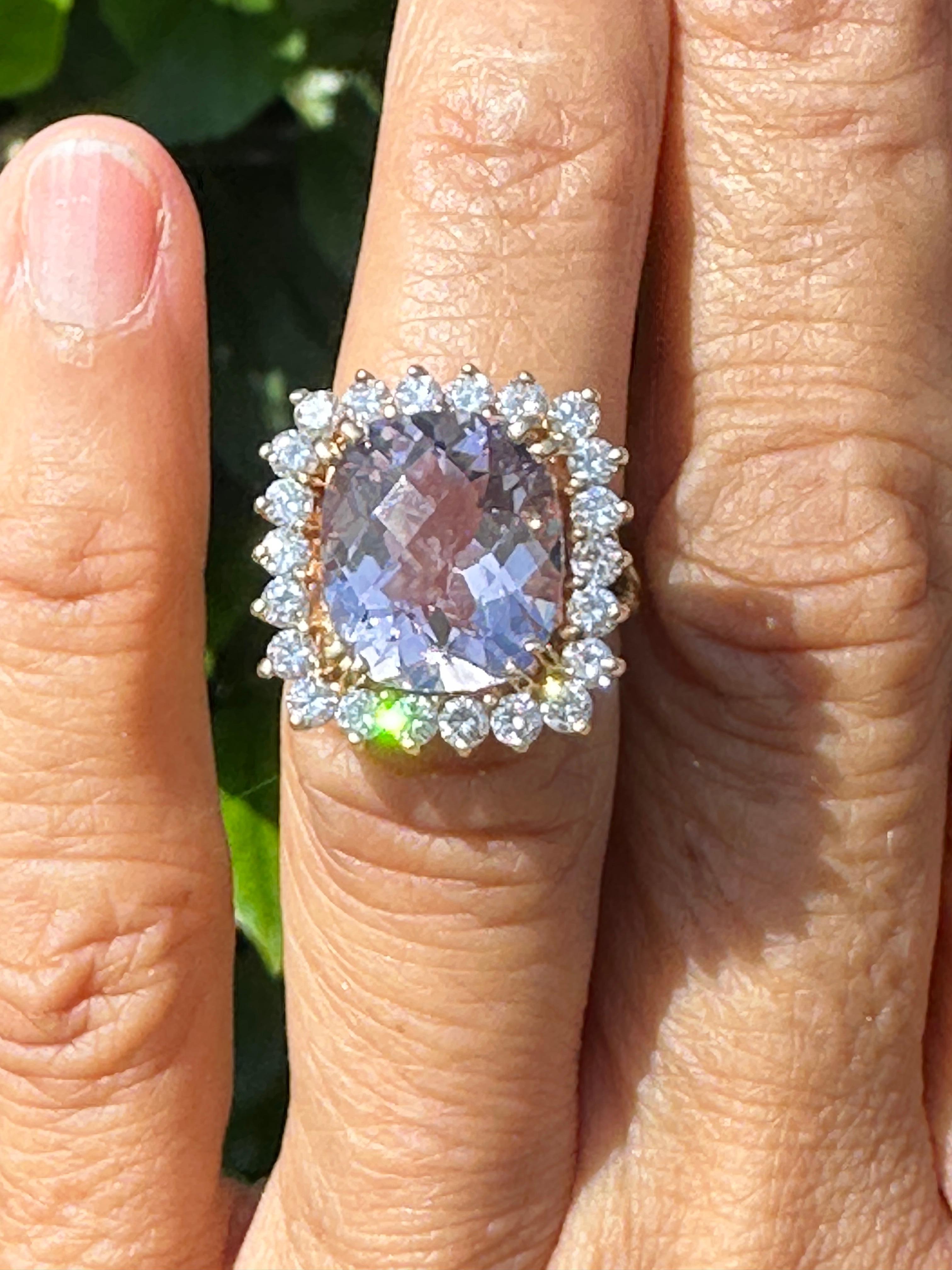 Taglio cuscino Anello con diamante 11 CTW e Kunzite rosa con taglio a cuscino 14 carati in vendita