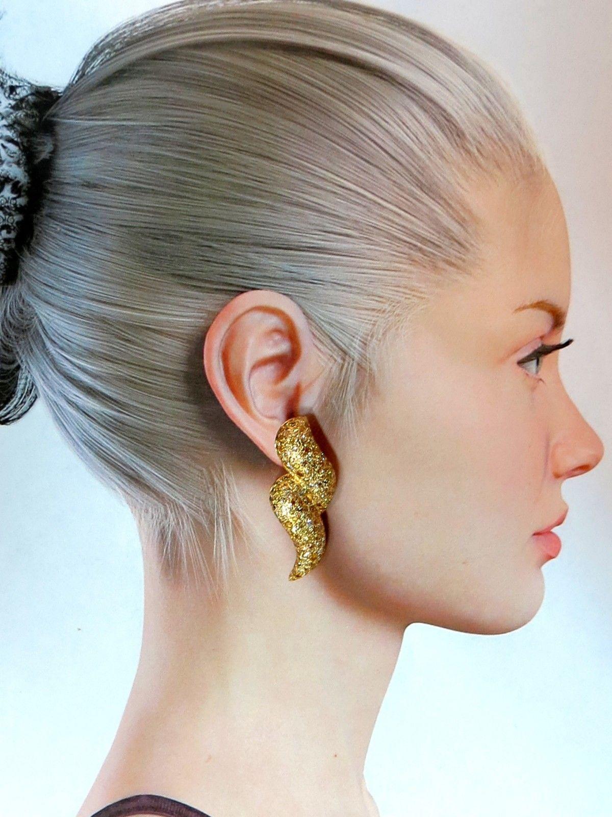 11ct. Natural Fancy Yellow Multicolor Diamond Swirl Dome Clip Earrings 14 karat For Sale 2