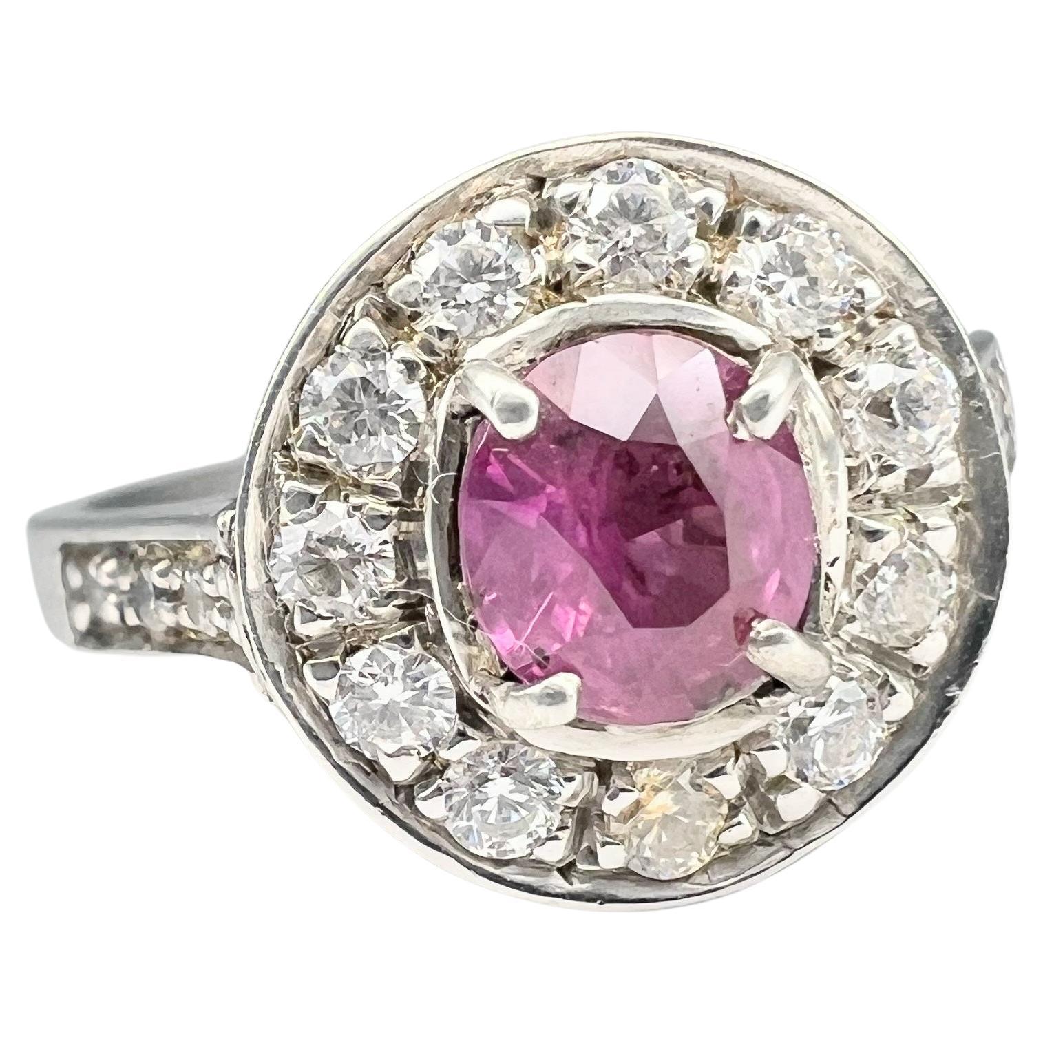 Women's or Men's 1.1ct Oval Cut Pink Sapphire Ring For Sale