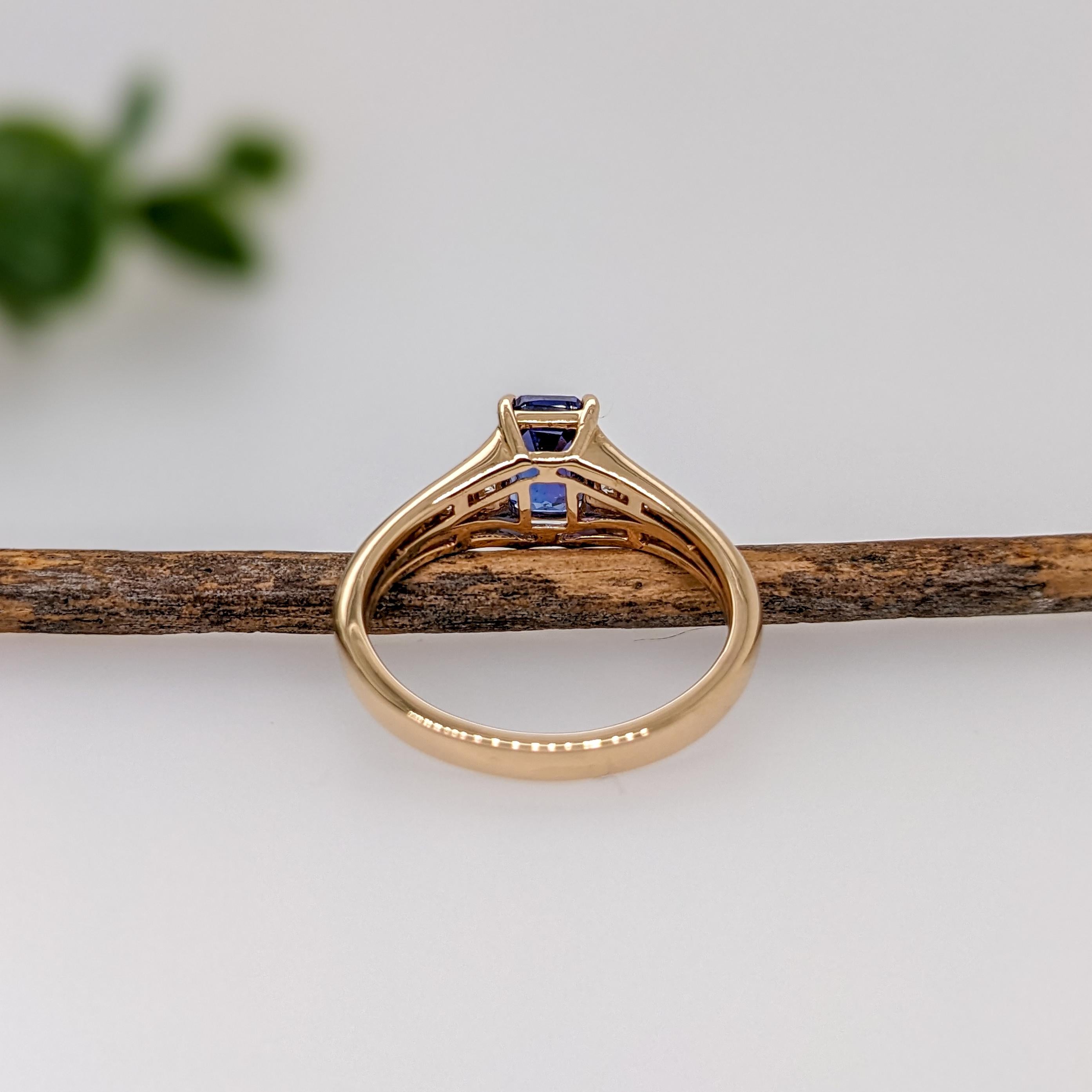 Women's 1.1ct Tanzanite Ring w Earth Mined Diamonds in Solid 14K Yellow Gold EM 7x5mm For Sale