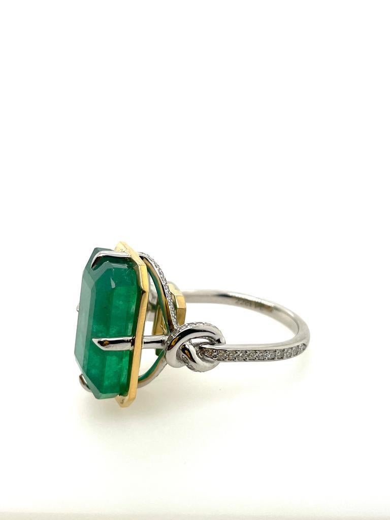 11ct Zambian emerald ring with diamonds 22k yellow gold and platinum  For Sale 3