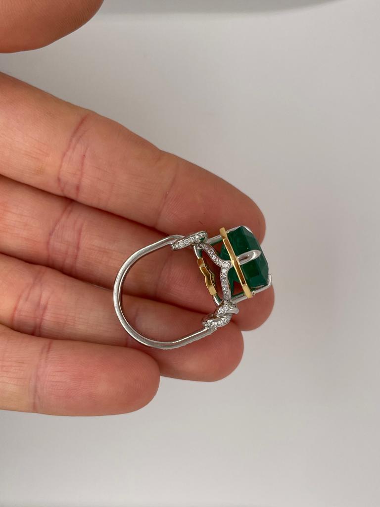 11ct Zambian emerald ring with diamonds 22k yellow gold and platinum  For Sale 7