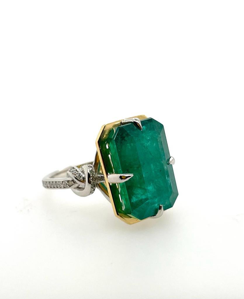 11ct Zambian emerald ring with diamonds 22k yellow gold and platinum  For Sale 2