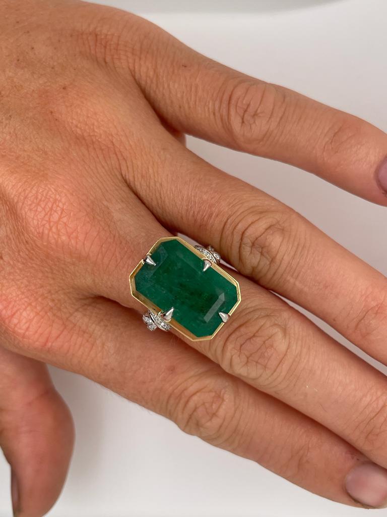 11ct Zambian emerald ring with diamonds 22k yellow gold and platinum  For Sale 1