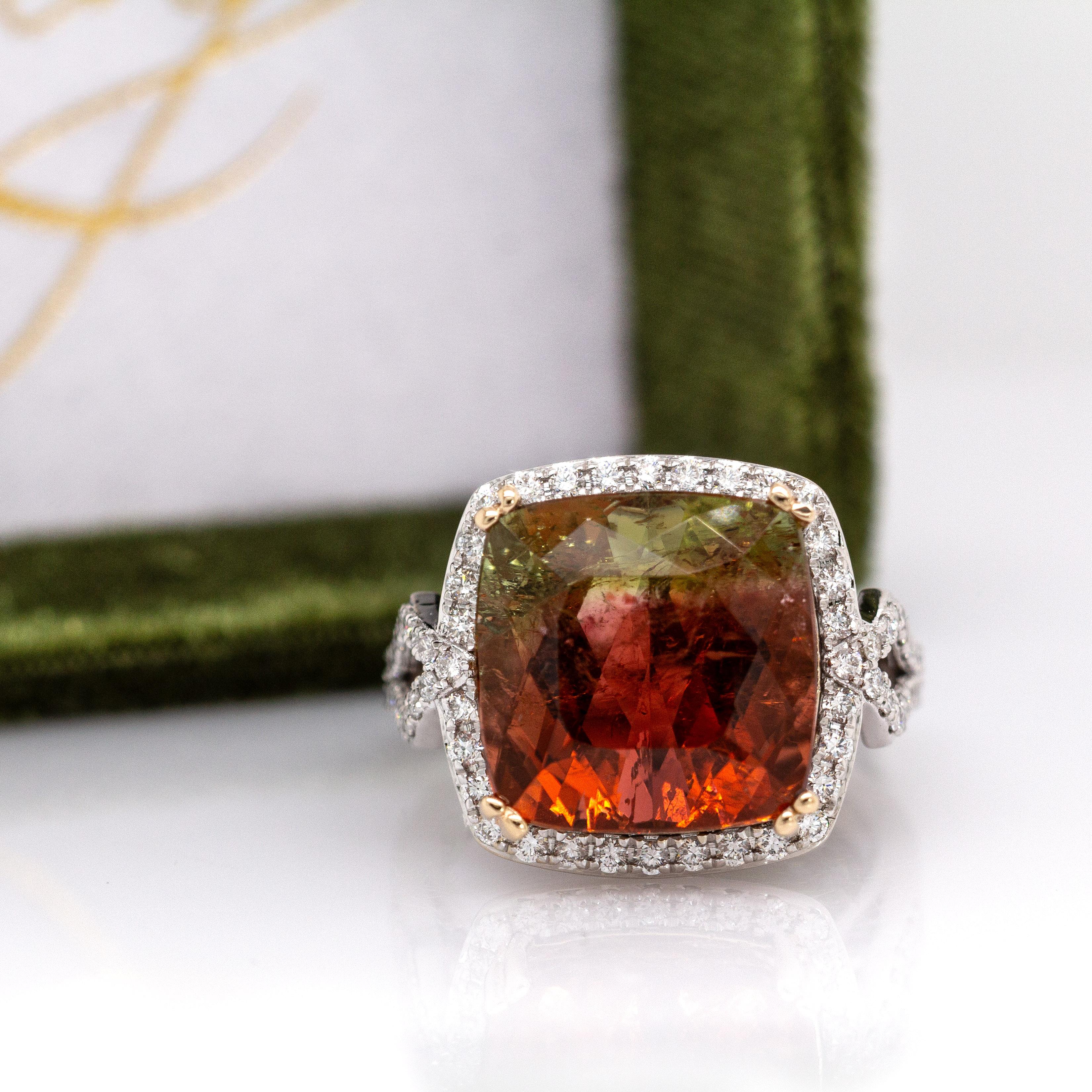 De las mujeres Anillo de Turmalina Bicolor de 11cts con Halo de Diamante Natural en Oro Macizo Dual de 14K en venta