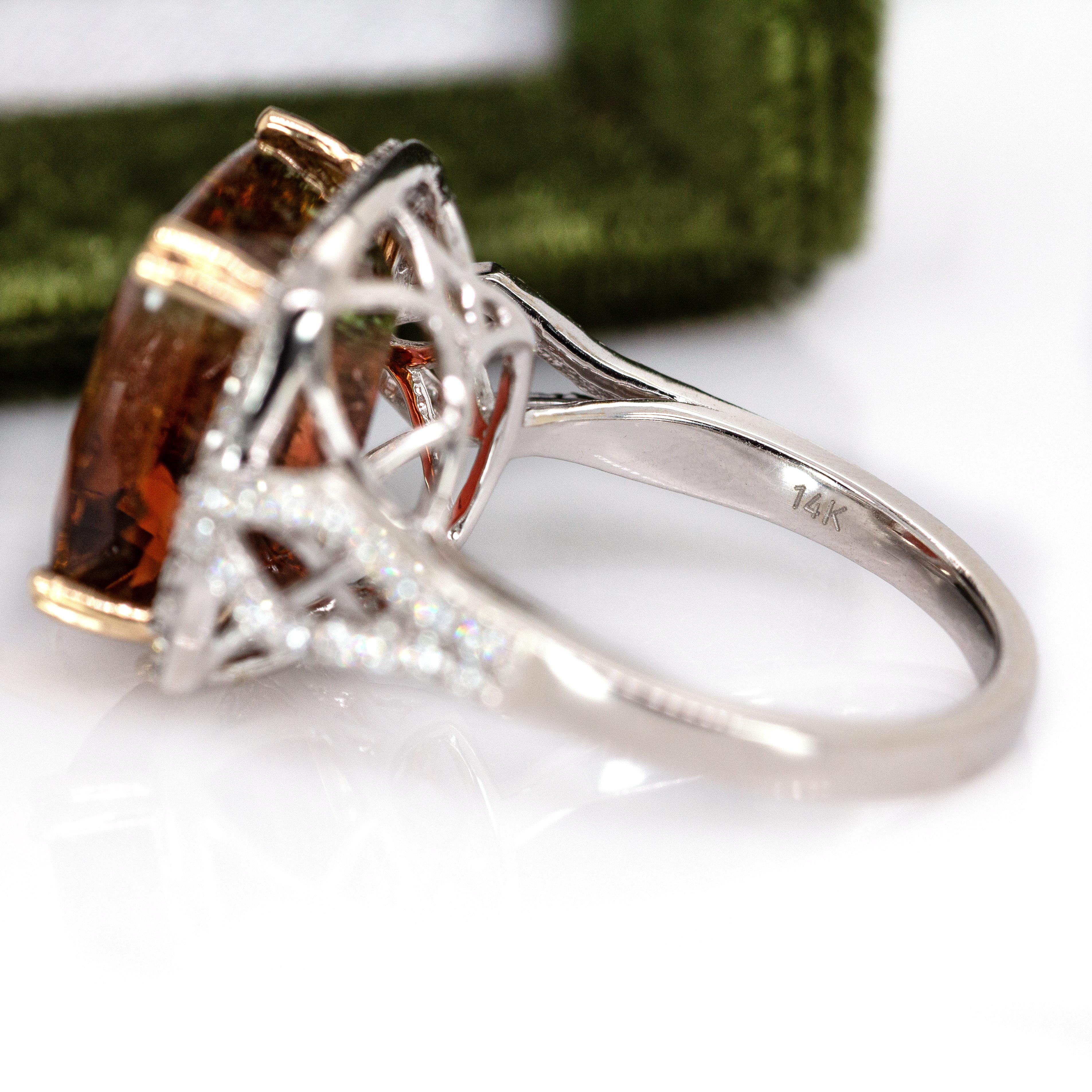 Anillo de Turmalina Bicolor de 11cts con Halo de Diamante Natural en Oro Macizo Dual de 14K en venta 1