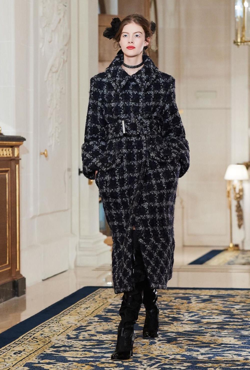 Black 11K$ Paris / Cosmopolite CC Jewel Buttons Tweed Coat