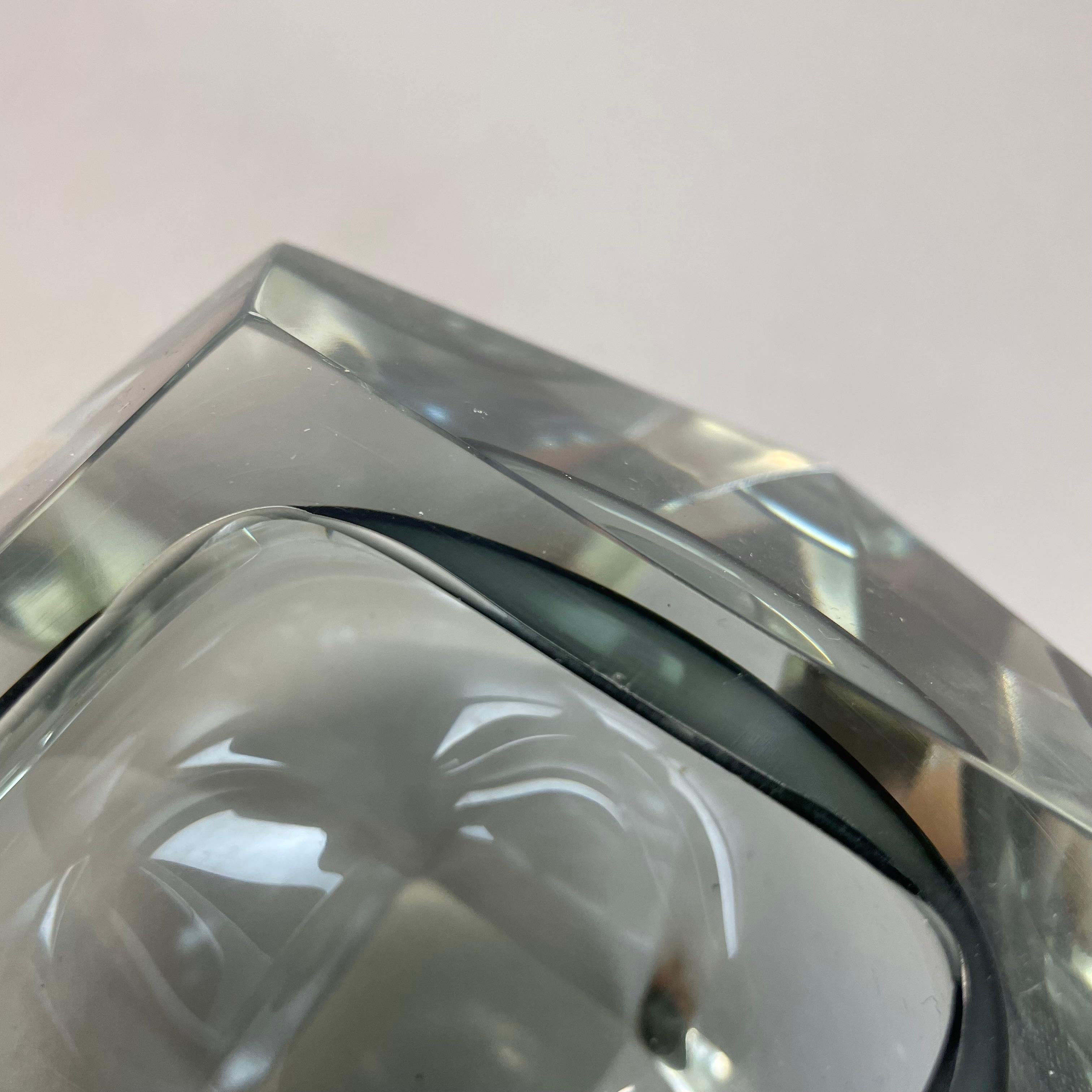 1,1 kg Murano Glass Sommerso grau DIAMOND Schalen-Aschenbecher, Flavio Poli, Italien, 1970er Jahre (Muranoglas) im Angebot