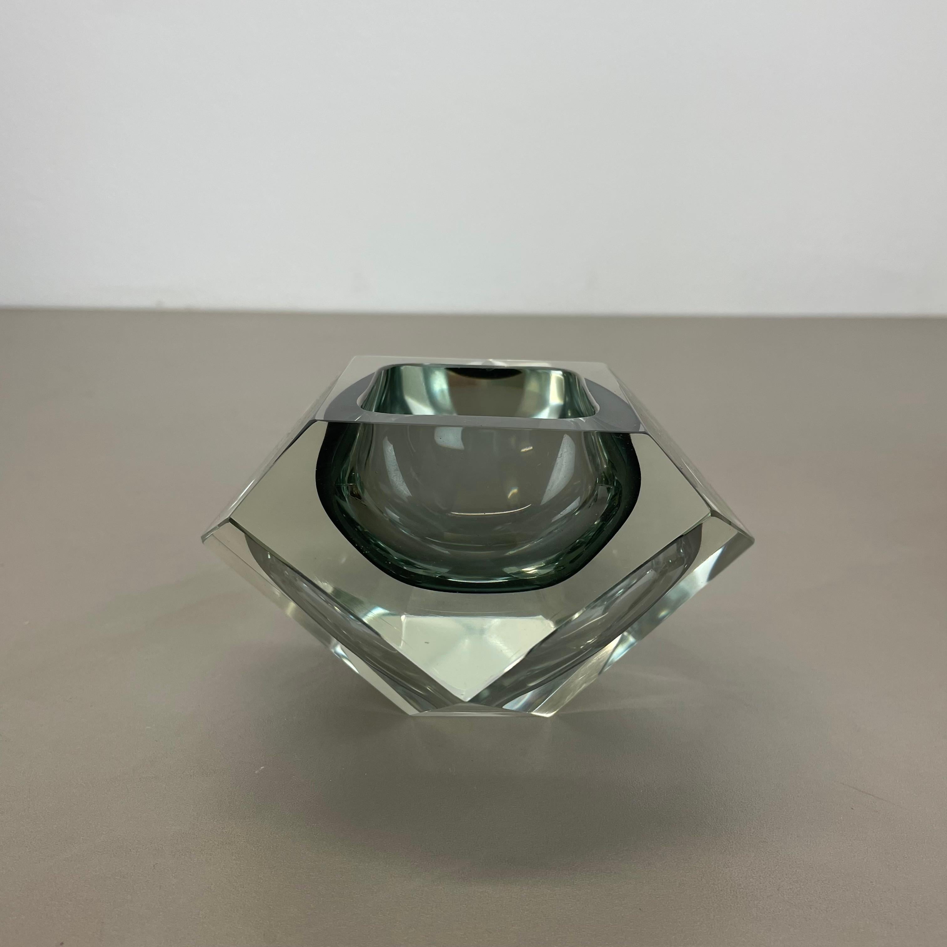 1,1 kg Murano Glass Sommerso grau DIAMOND Schalen-Aschenbecher, Flavio Poli, Italien, 1970er Jahre im Angebot 3