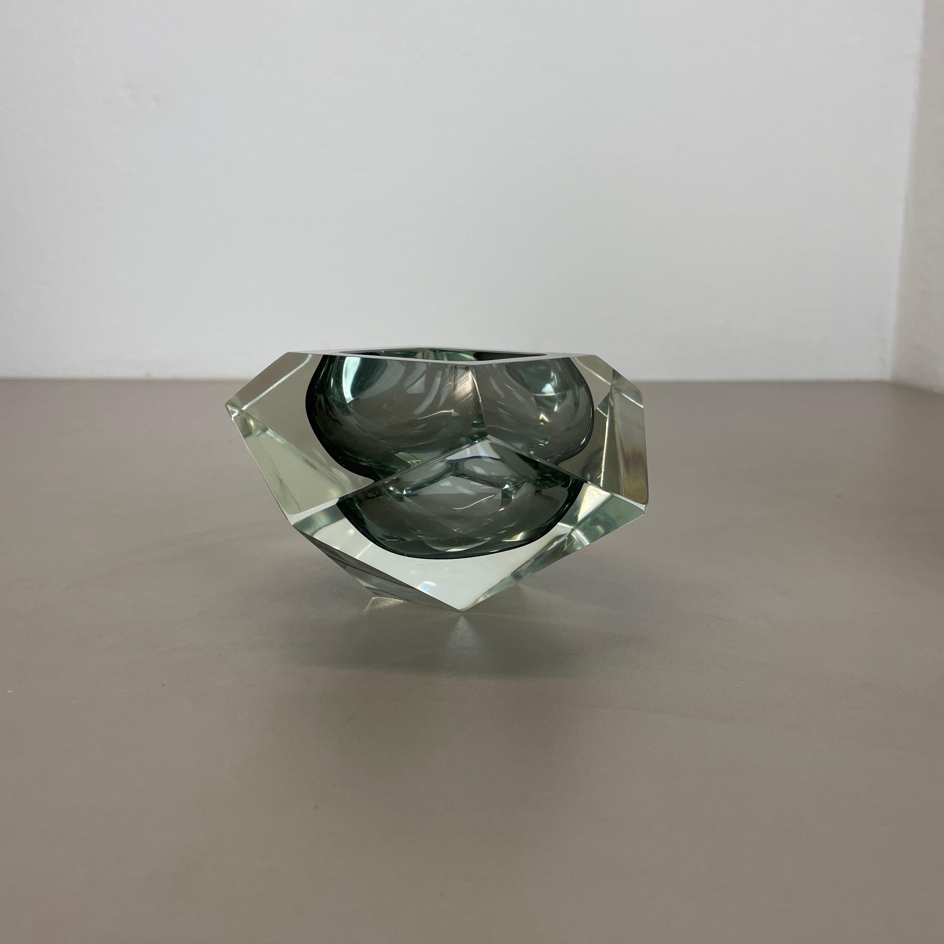 Mid-Century Modern 1.1kg Murano Glass Sommerso grey DIAMOND Bowl Ashtray, Flavio Poli, Italy, 1970s For Sale