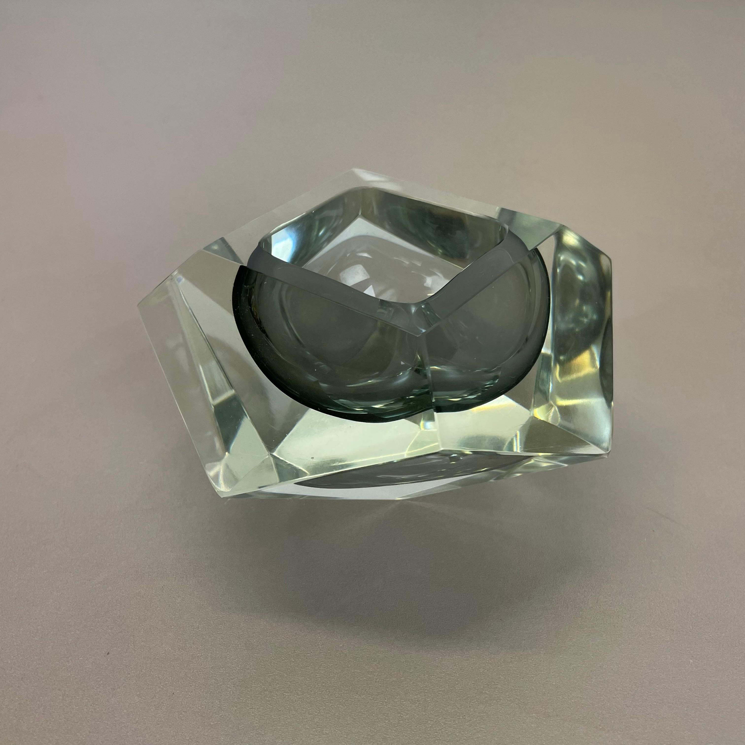 Italian 1.1kg Murano Glass Sommerso grey DIAMOND Bowl Ashtray, Flavio Poli, Italy, 1970s For Sale