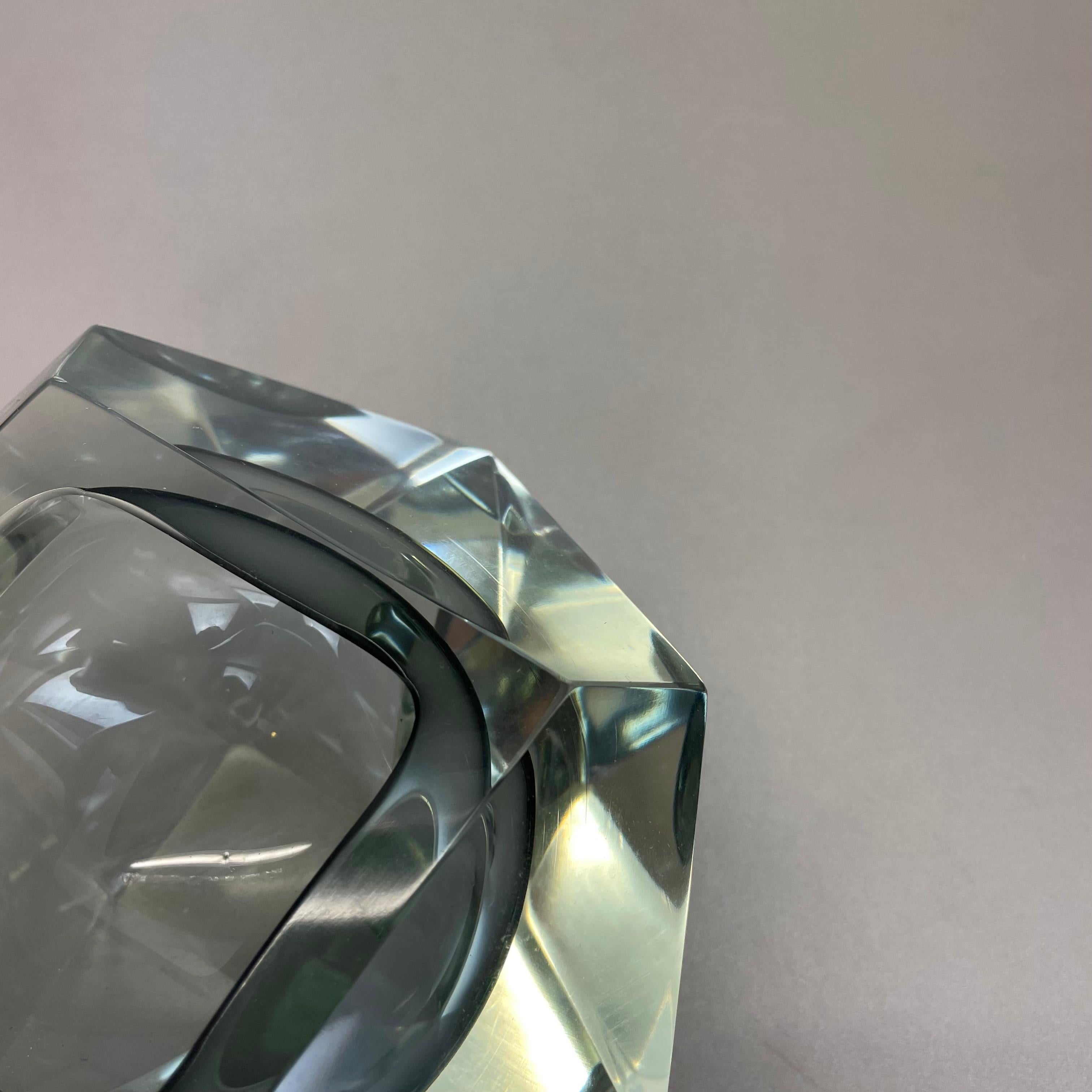 1,1 kg Murano Glass Sommerso grau DIAMOND Schalen-Aschenbecher, Flavio Poli, Italien, 1970er Jahre (Italienisch) im Angebot