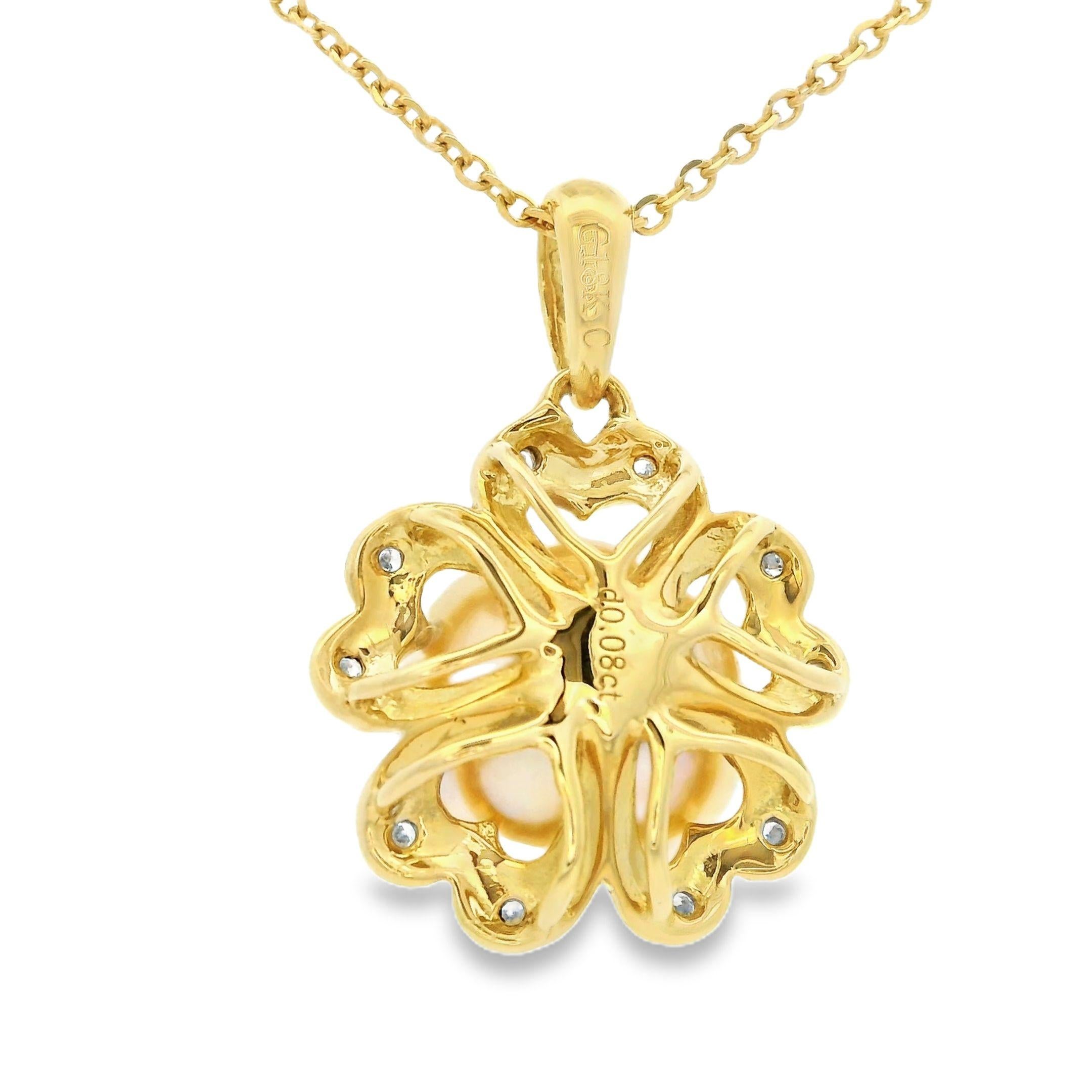 Round Cut 11mm Gold South Sea Pearl Diamond Pendant in 18 Karat Yellow Gold For Sale