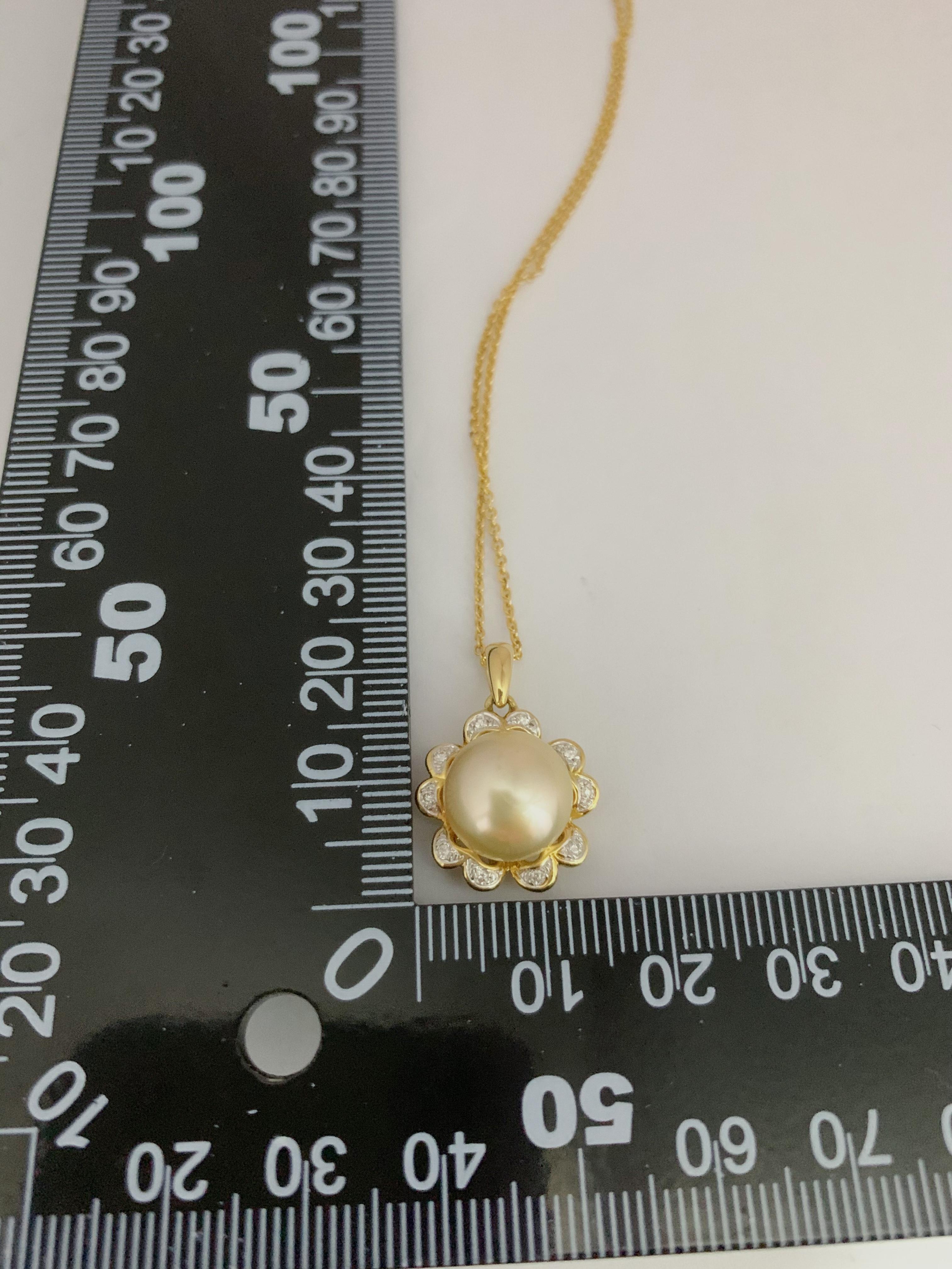 11mm Gold South Sea Pearl Diamond Pendant in 18 Karat Yellow Gold For Sale 3